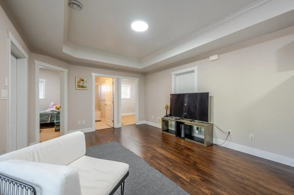 3423 Hazelwood Place