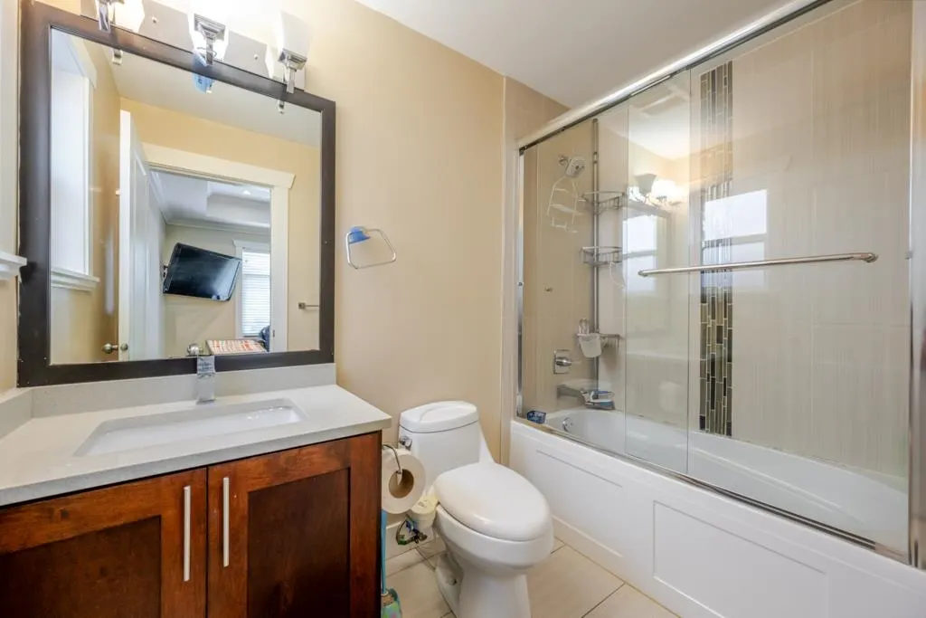 3423 Hazelwood Place