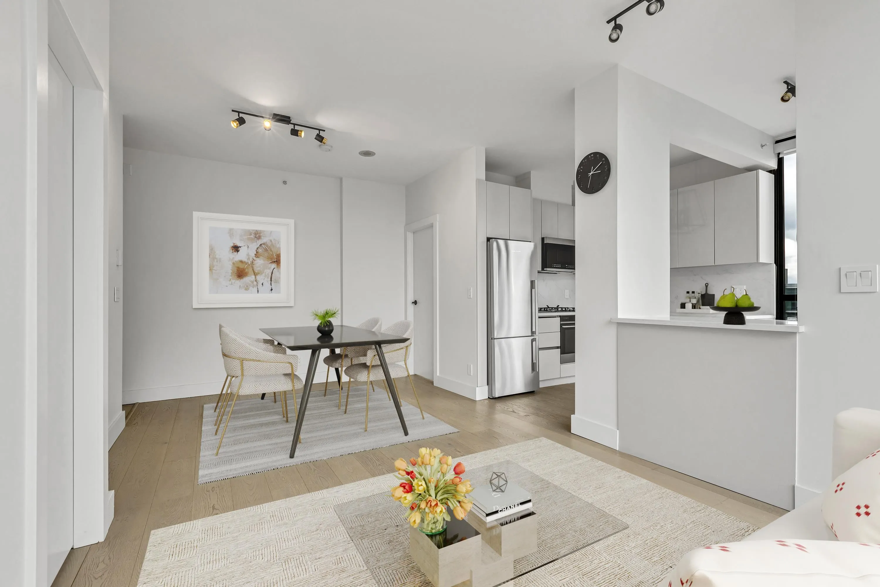 1239 W Georgia Street #2402