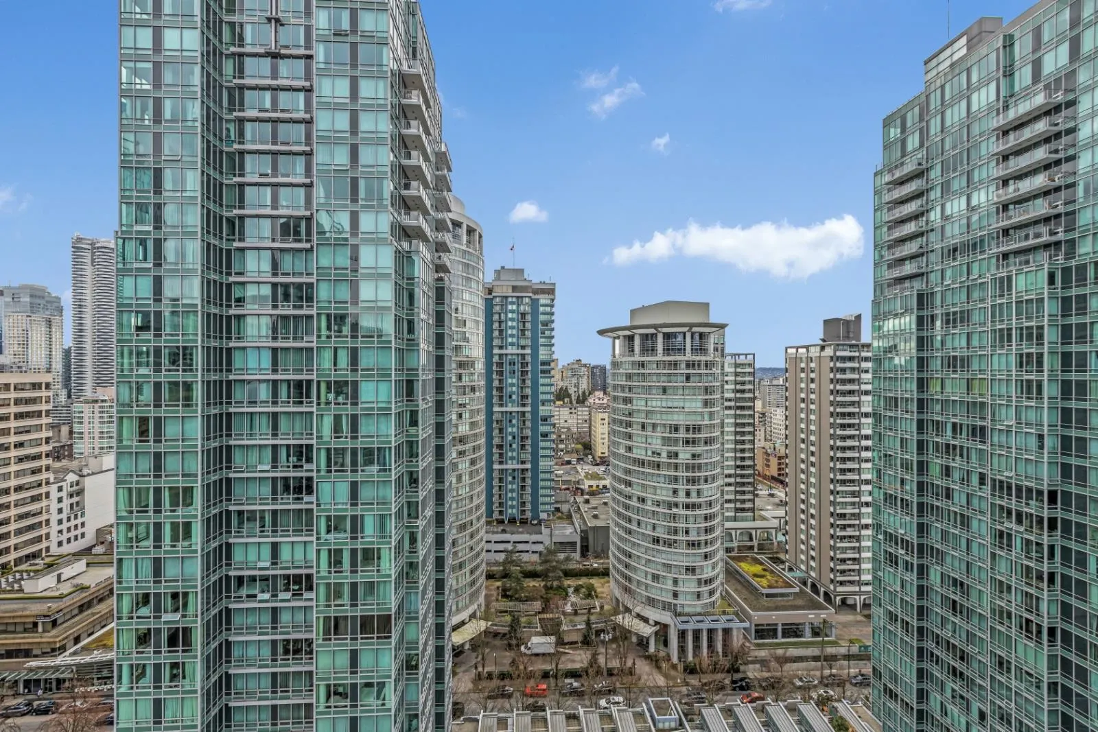 1239 W Georgia Street #2402