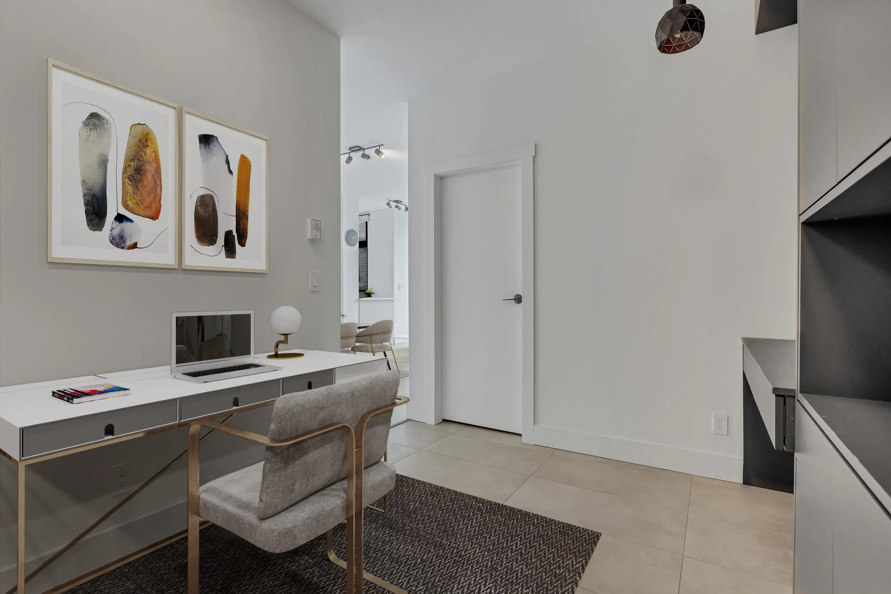 1239 W Georgia Street #2402