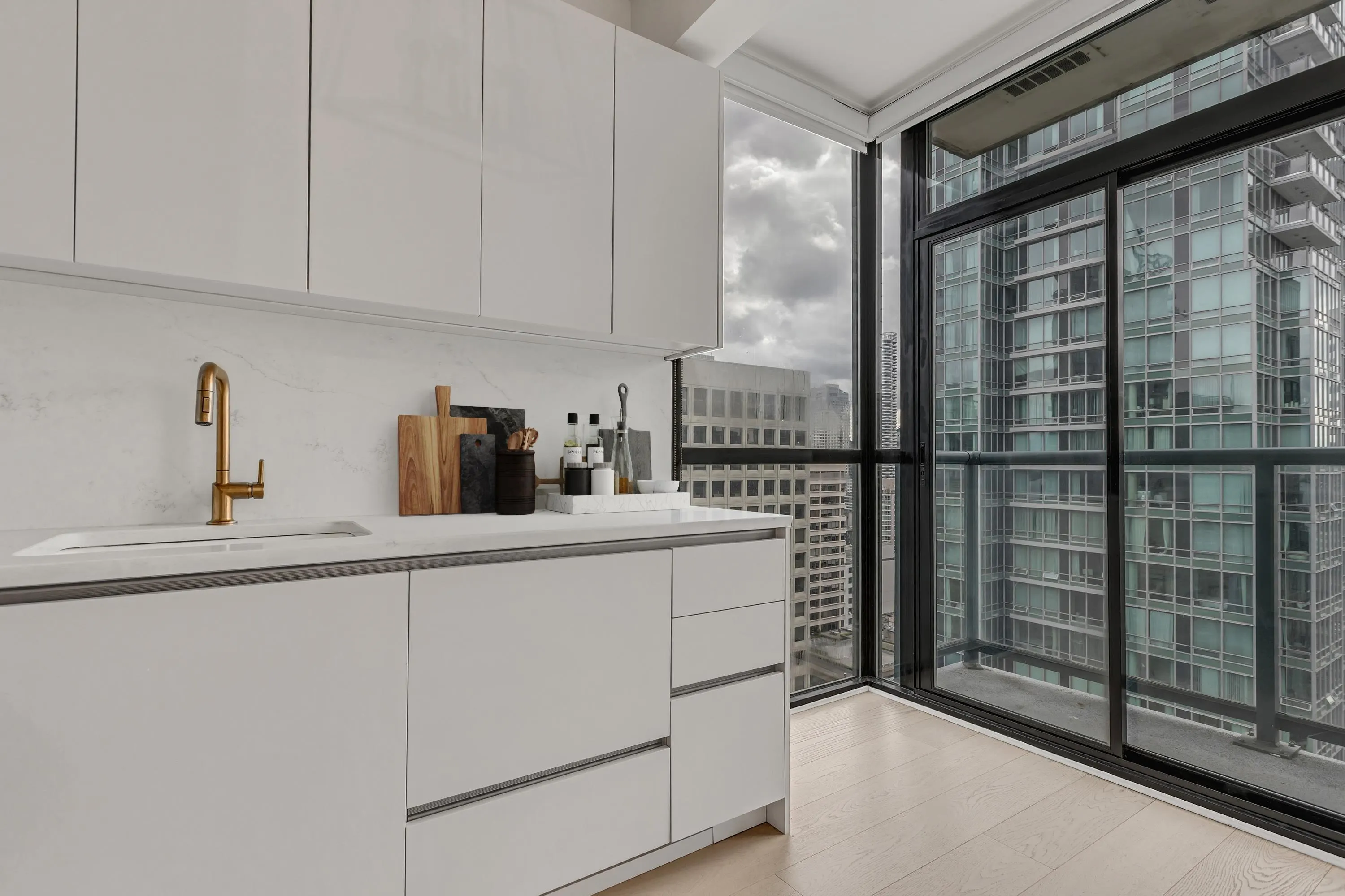 1239 W Georgia Street #2402