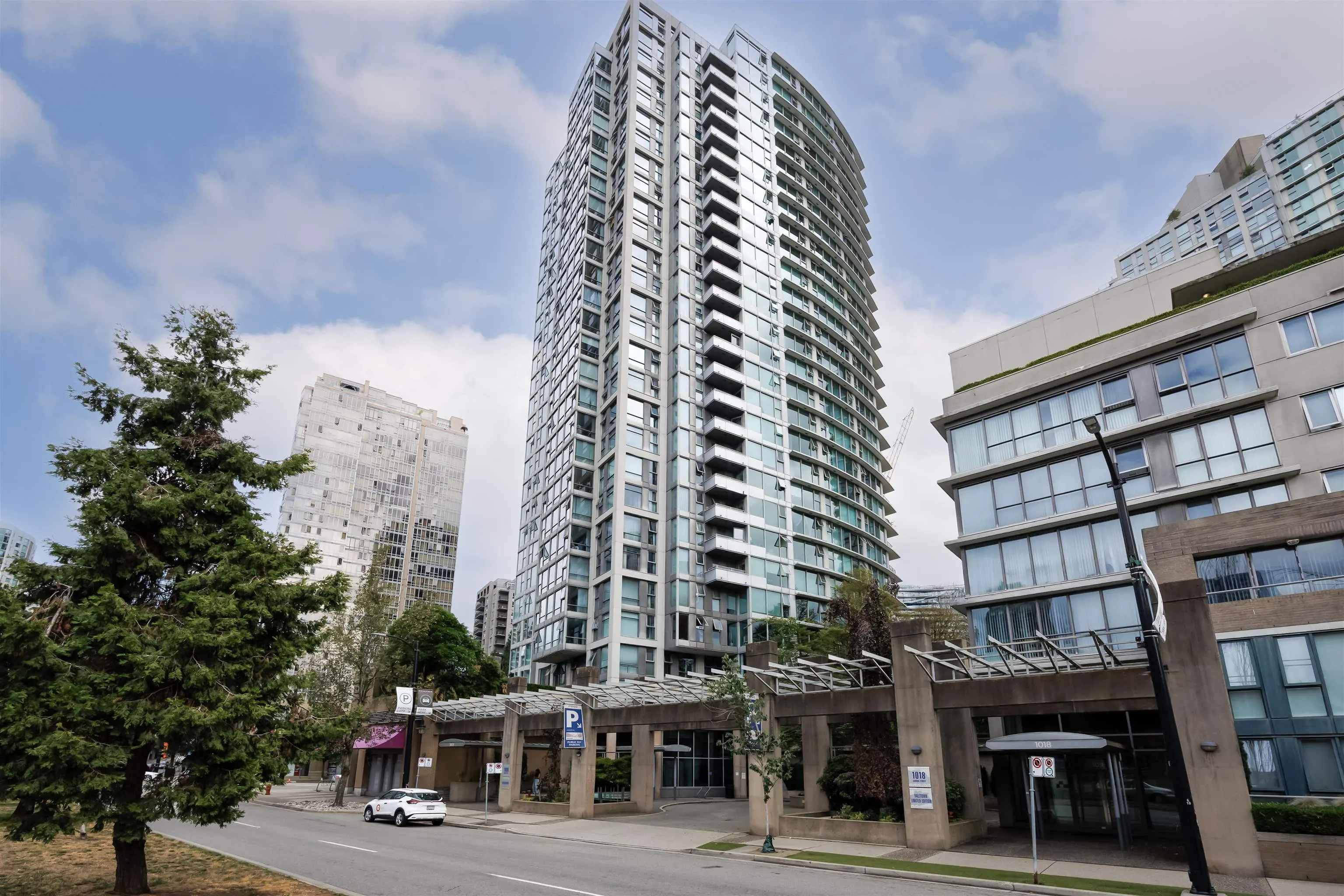 1008 Cambie Street #902