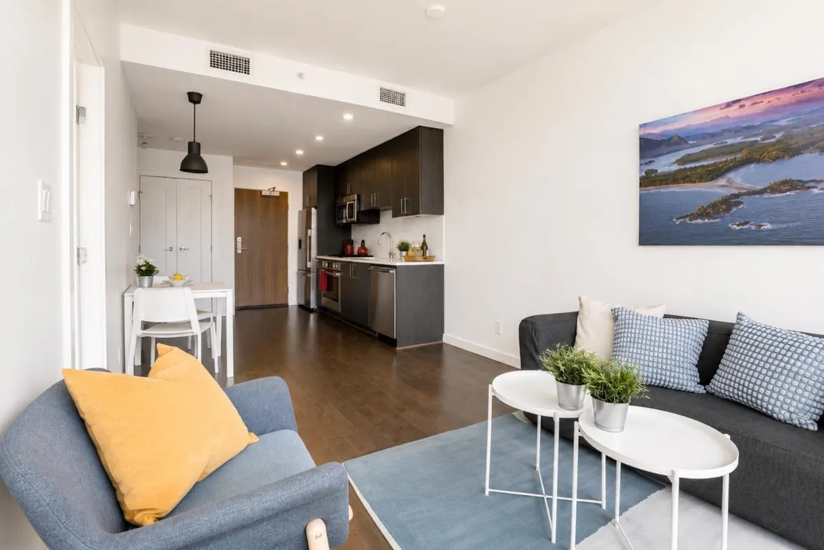 38 W 1st Avenue #906