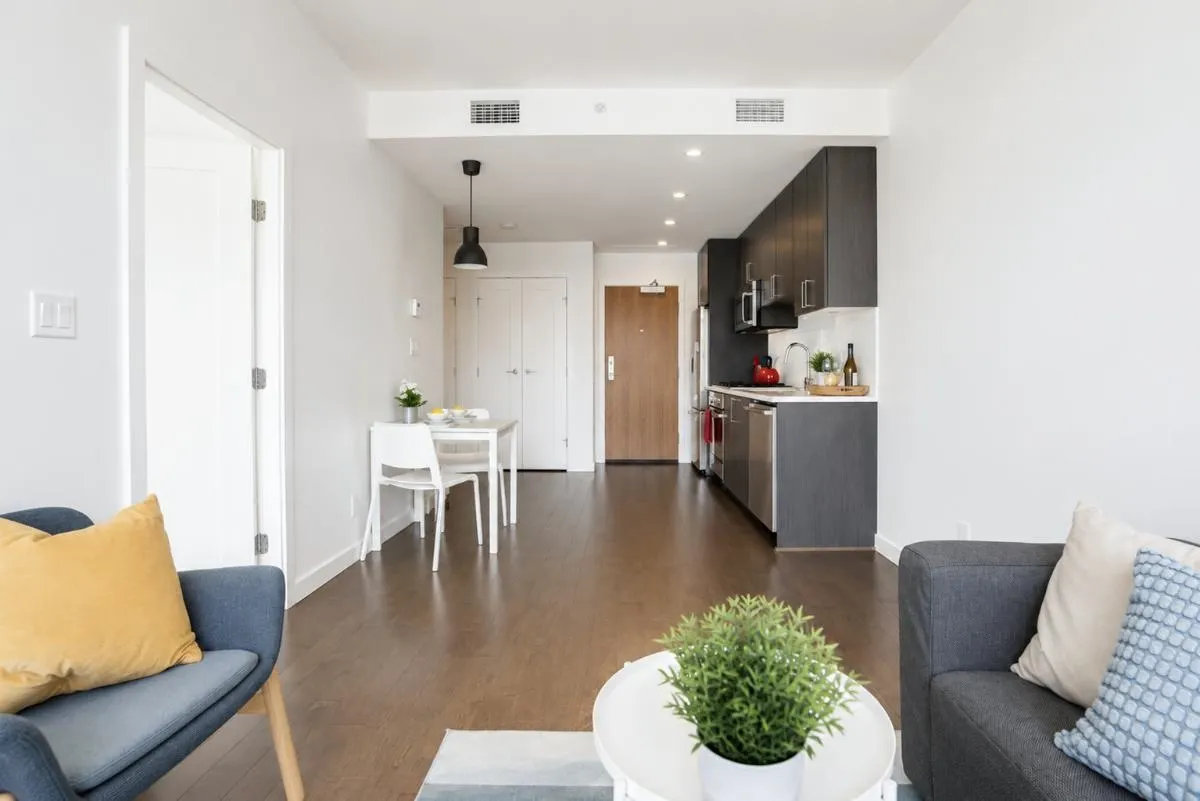 38 W 1st Avenue #906