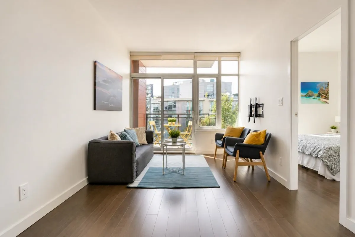38 W 1st Avenue #906