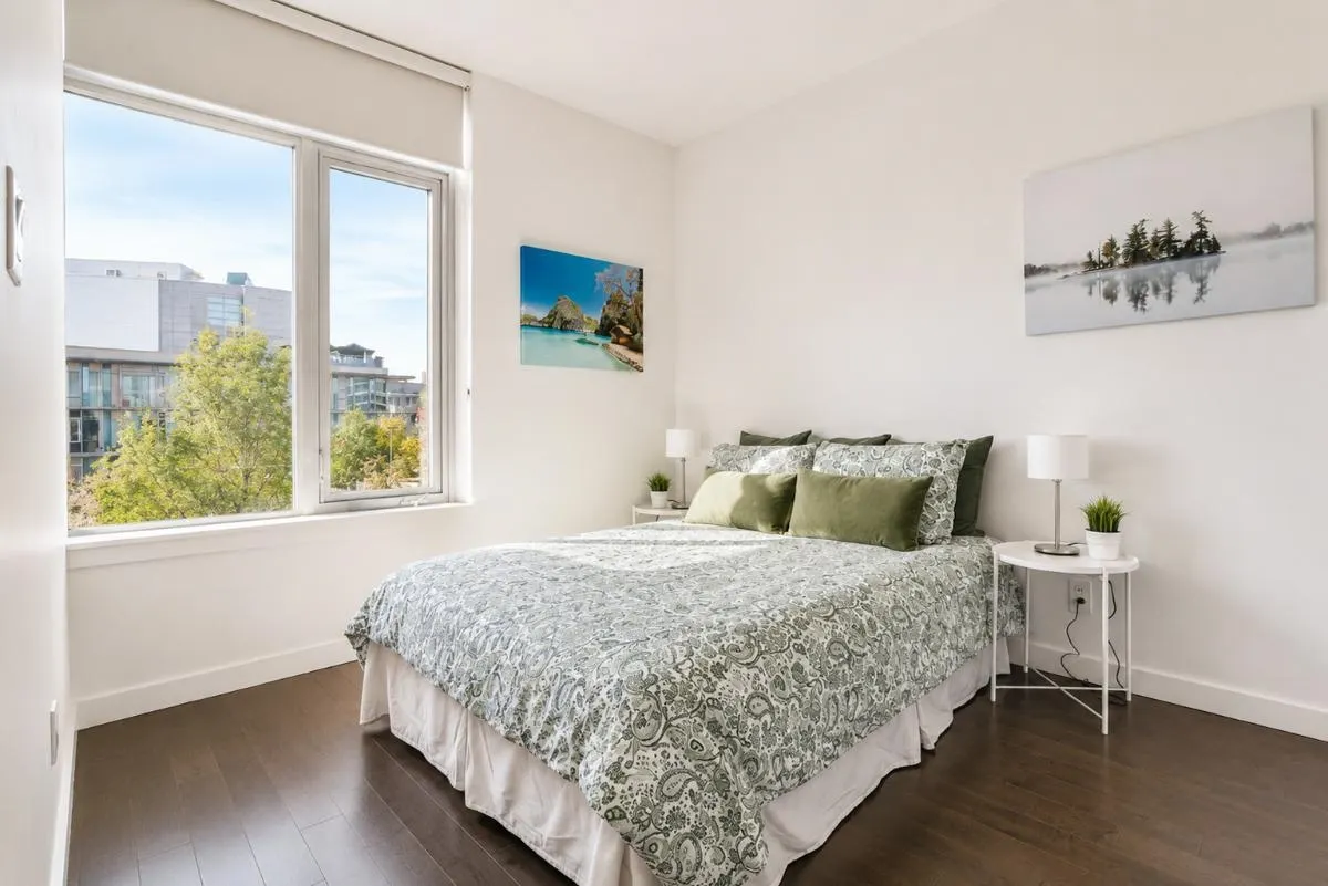 38 W 1st Avenue #906