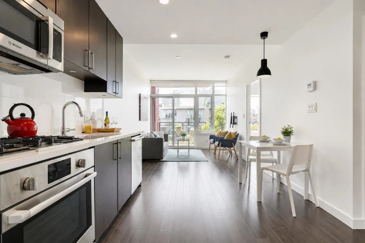 38 W 1st Avenue #906