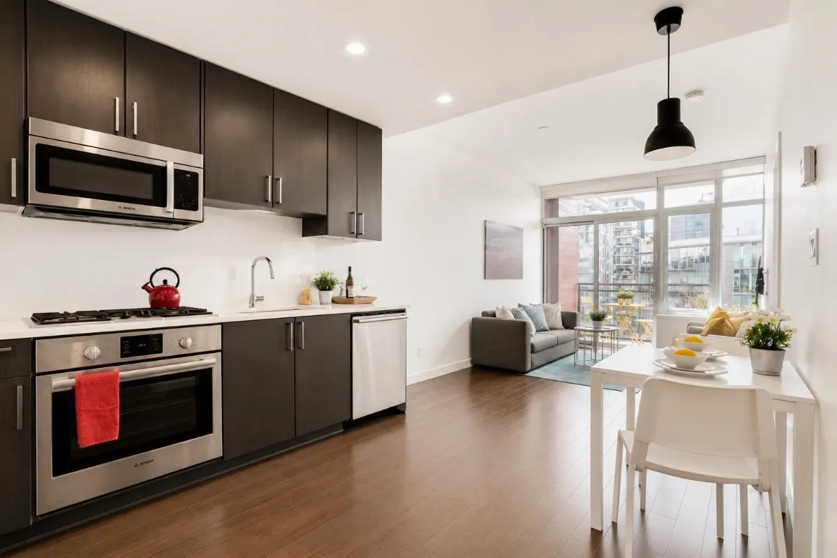 38 W 1st Avenue #906