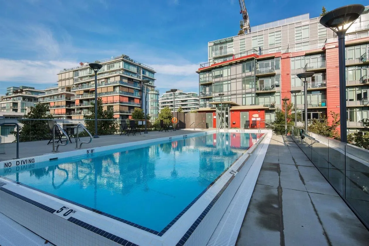 38 W 1st Avenue #906