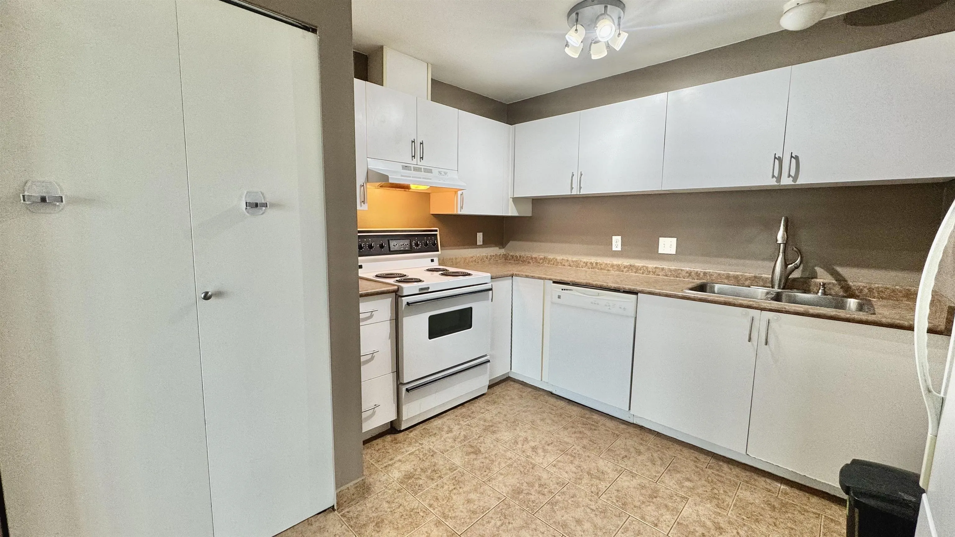 2983 Cambridge Street #403