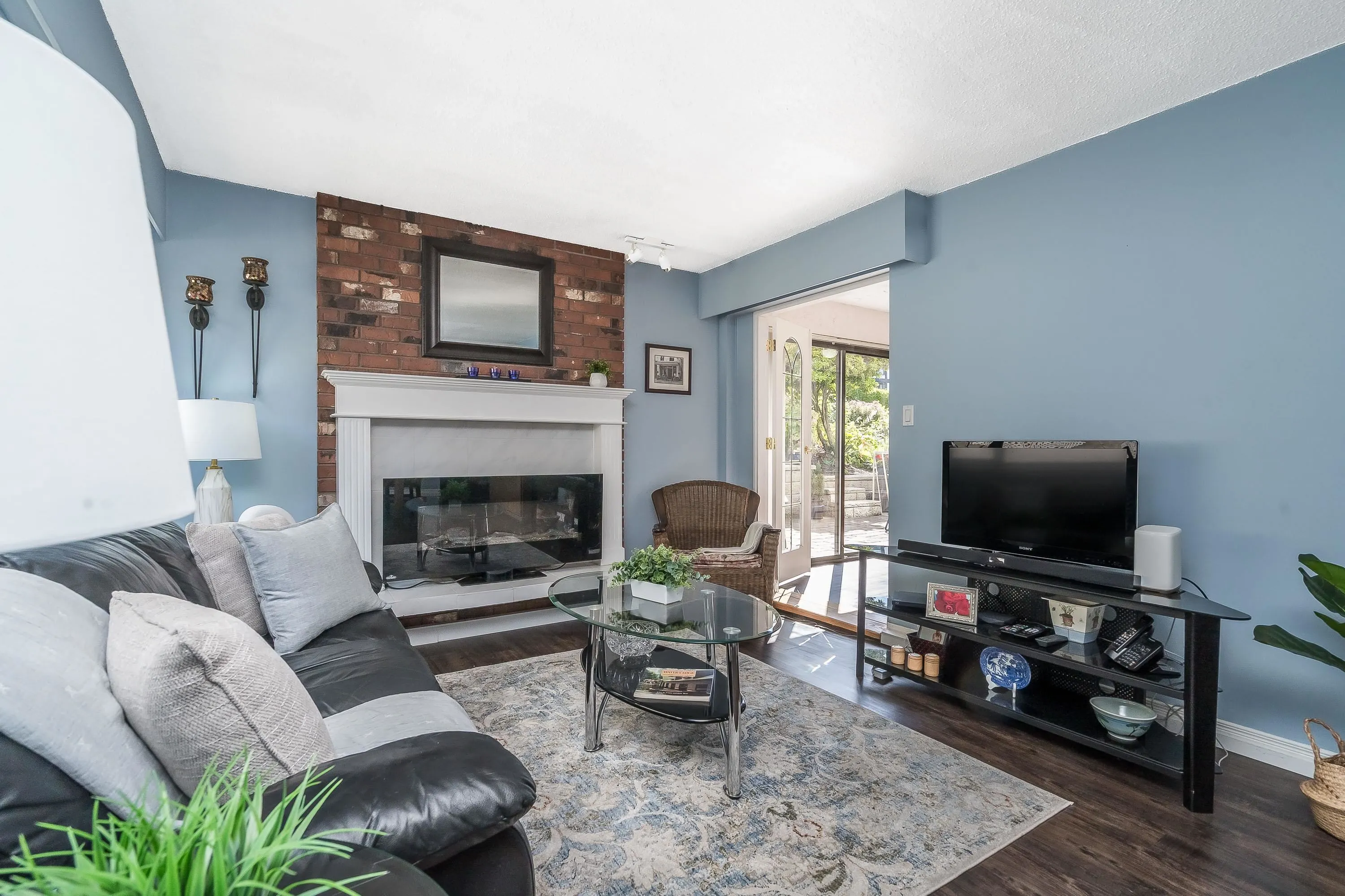 1368 Foster Street #102