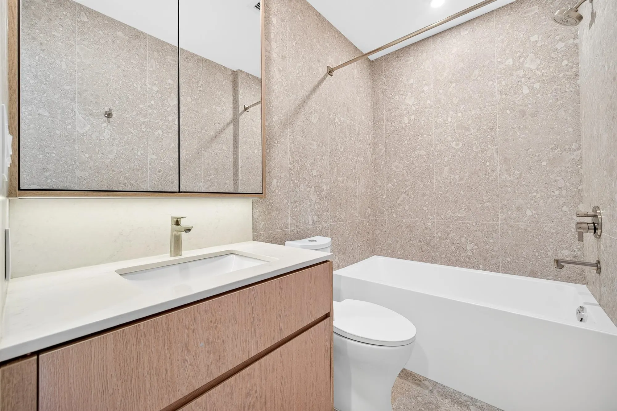 5212 Cambie Street #116