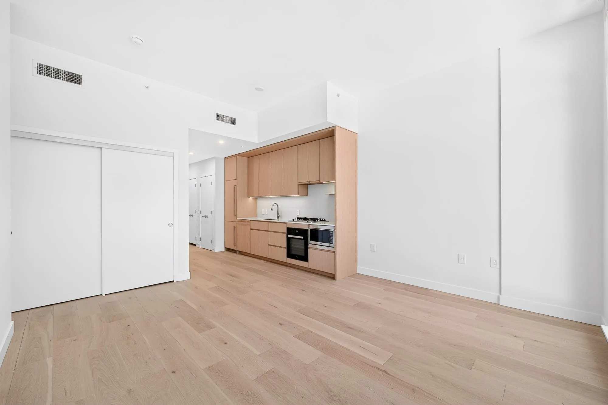 5212 Cambie Street #116