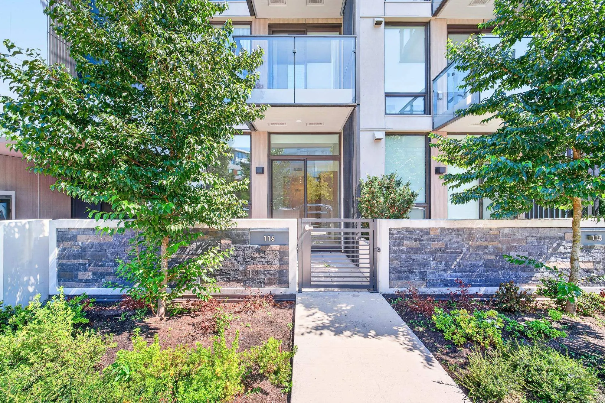 5212 Cambie Street #116