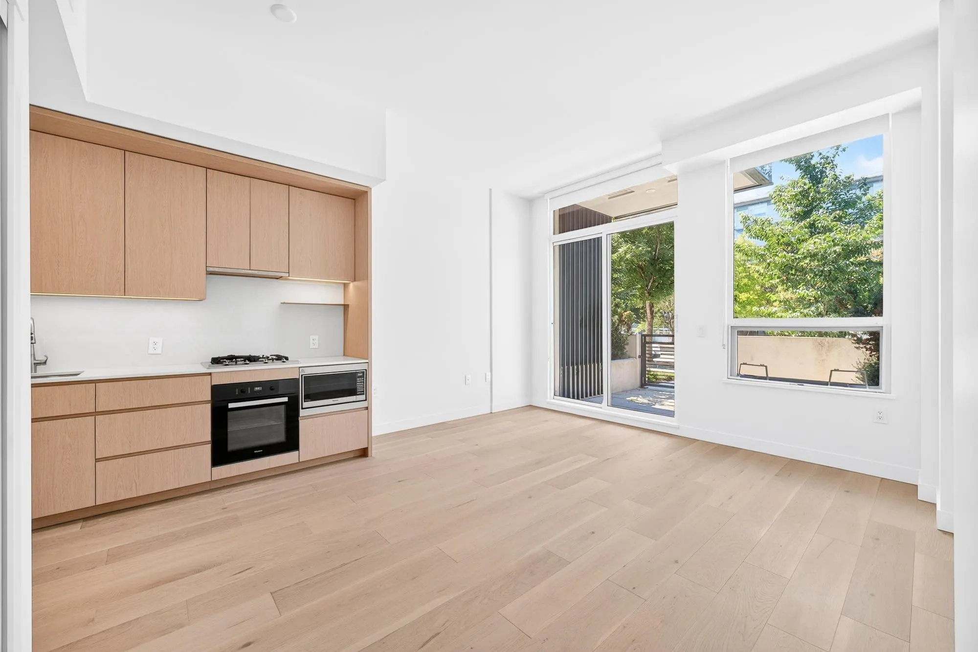 5212 Cambie Street #116