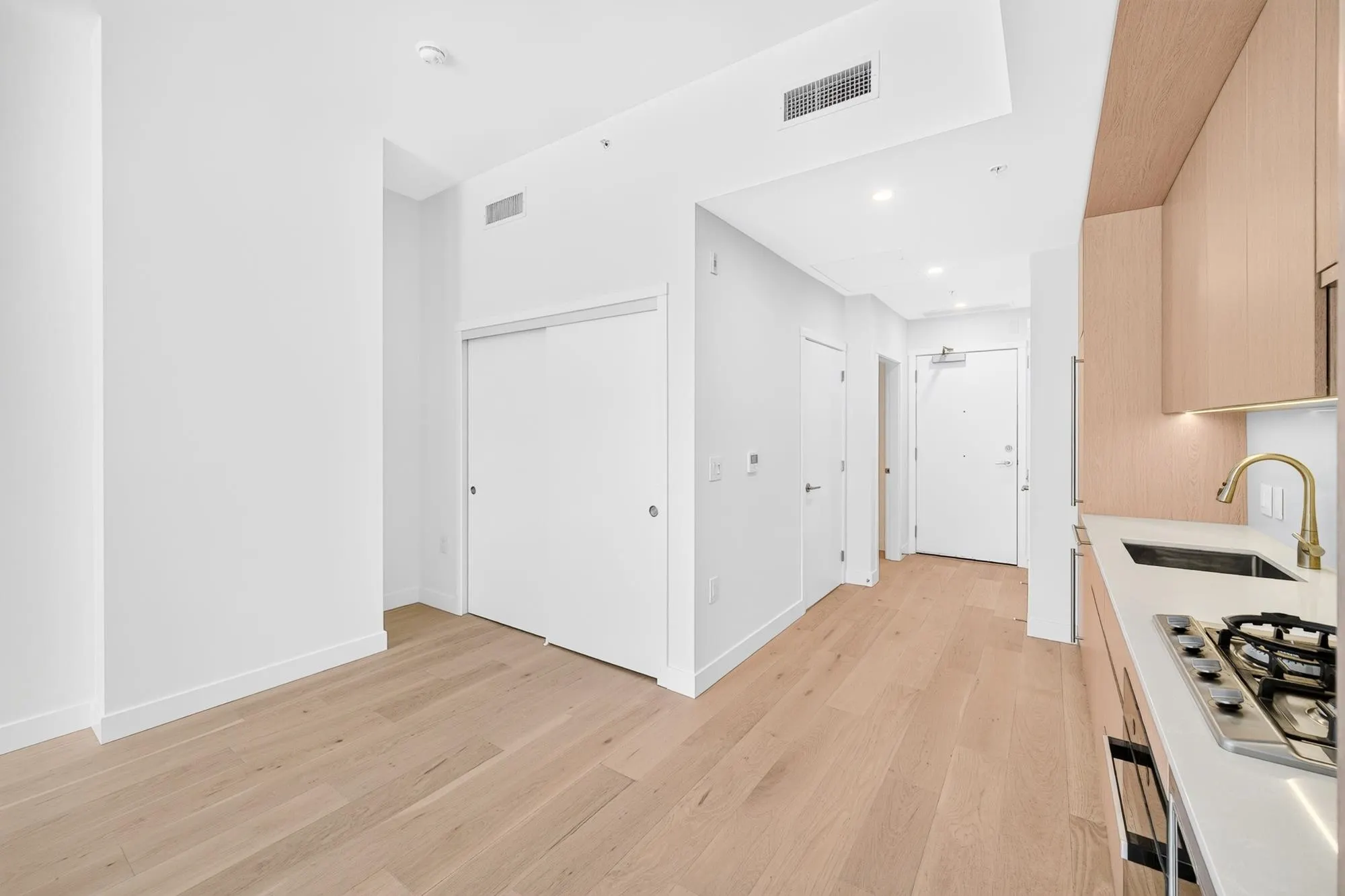 5212 Cambie Street #116