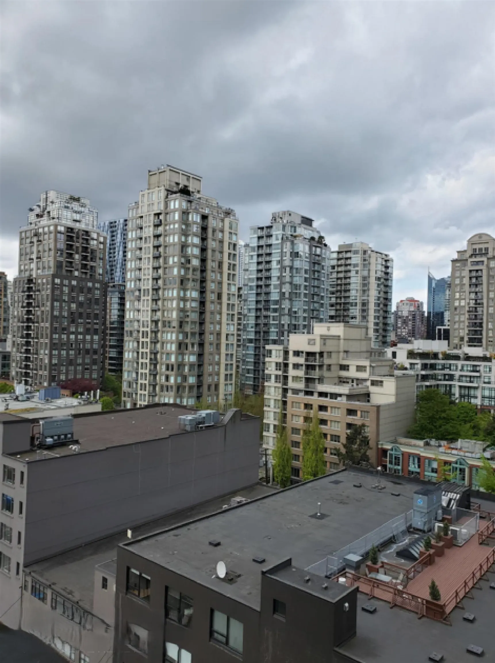 977 Mainland Street #1302