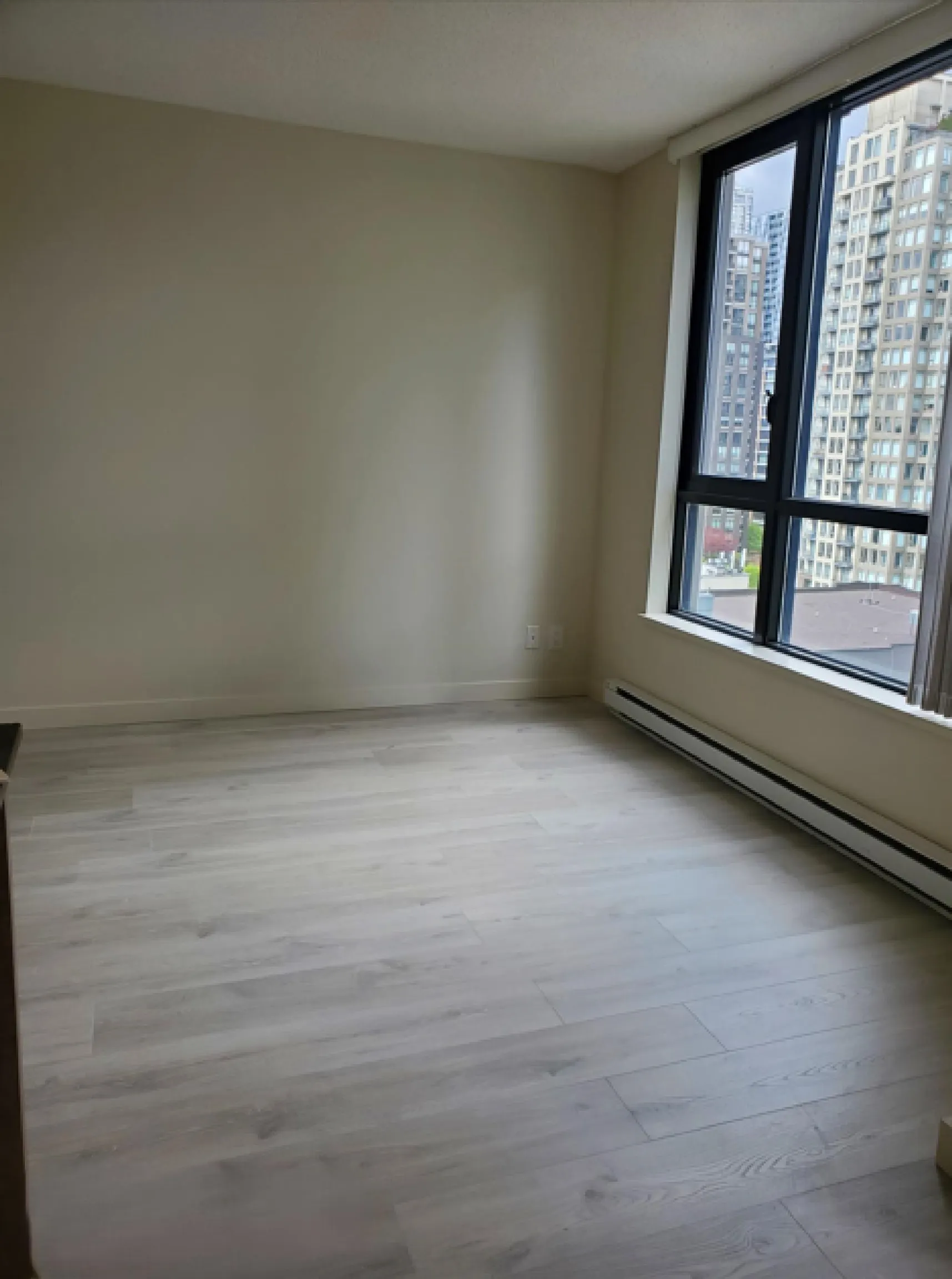 977 Mainland Street #1302