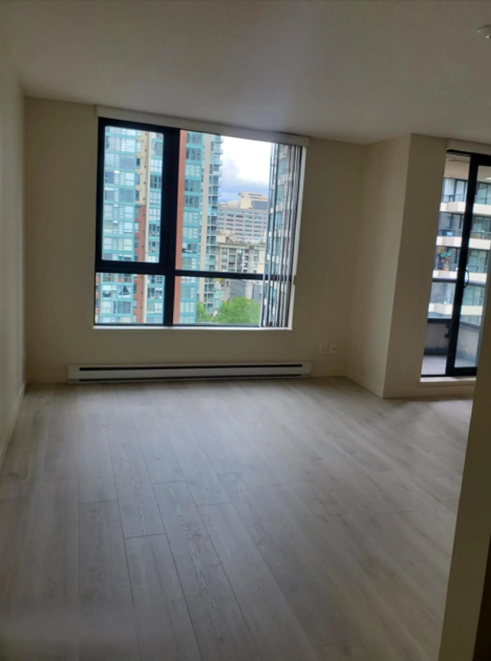 977 Mainland Street #1302