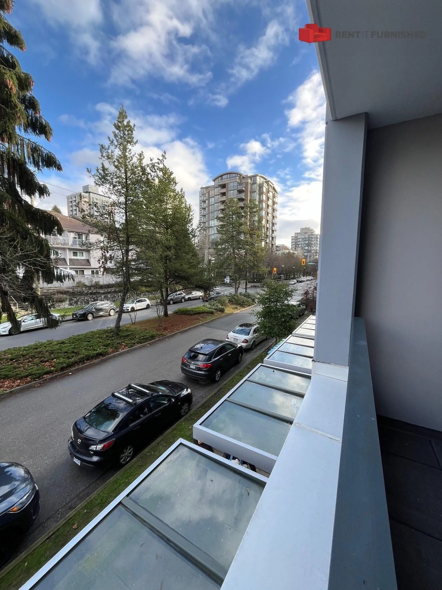 215 W 1st Street #211