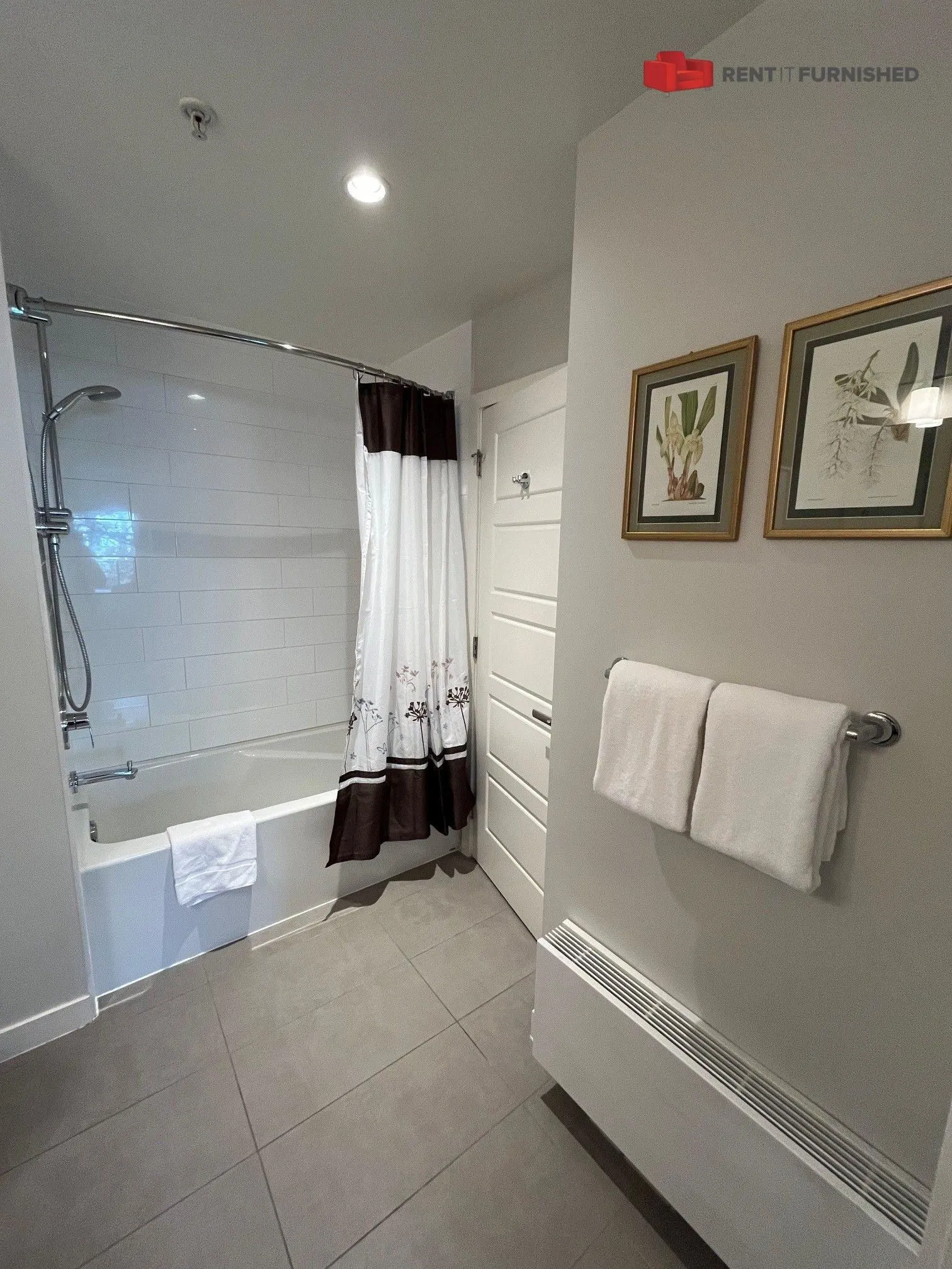 215 W 1st Street #211