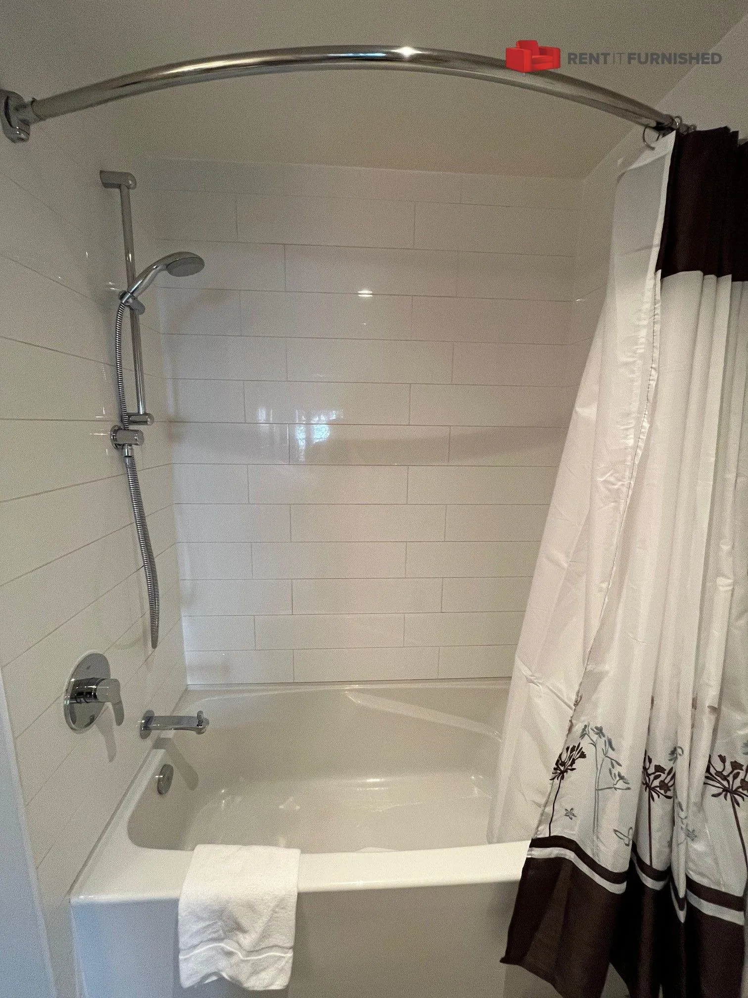 215 W 1st Street #211