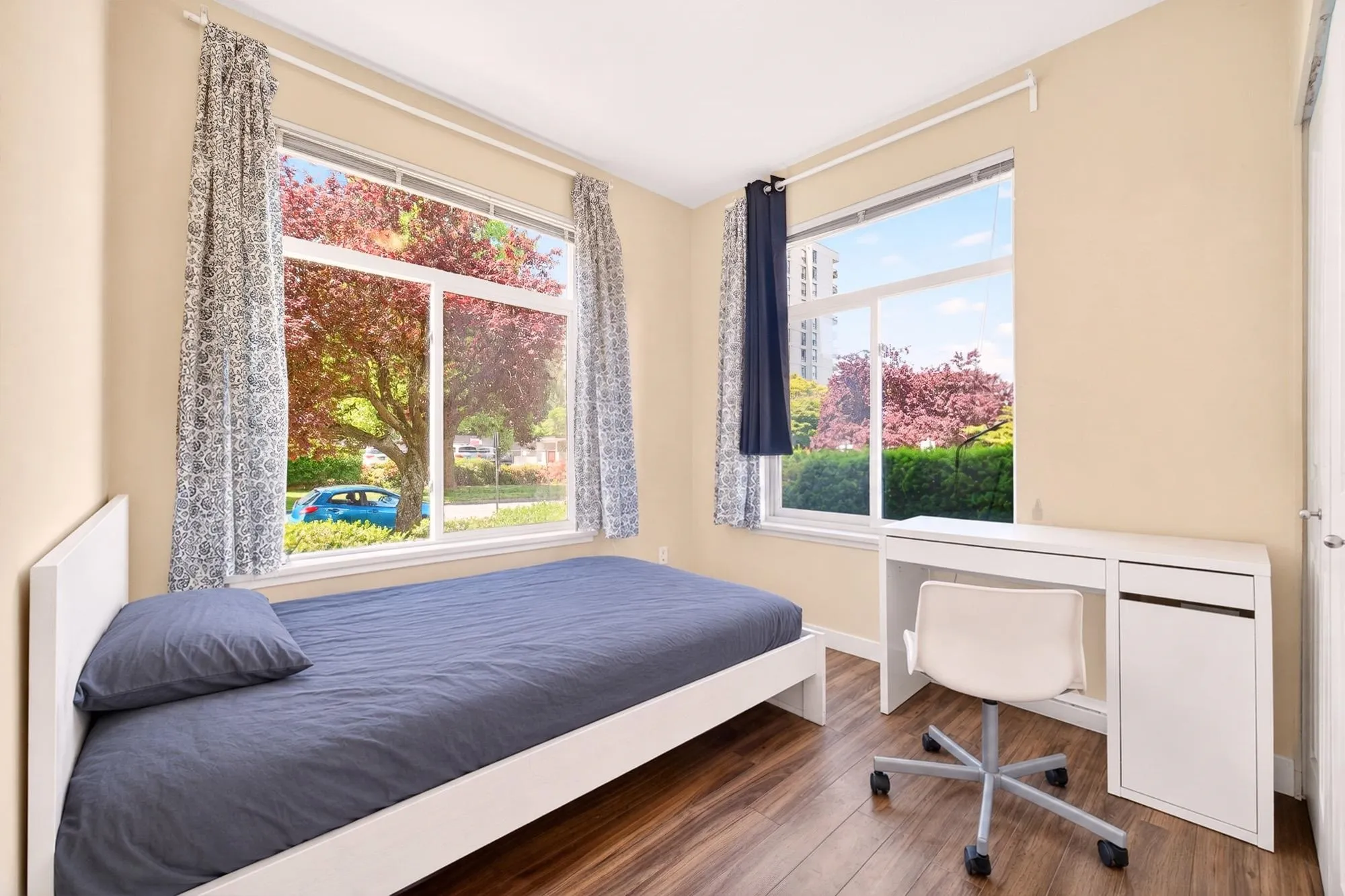 5692 Kings Road #Second bedroom