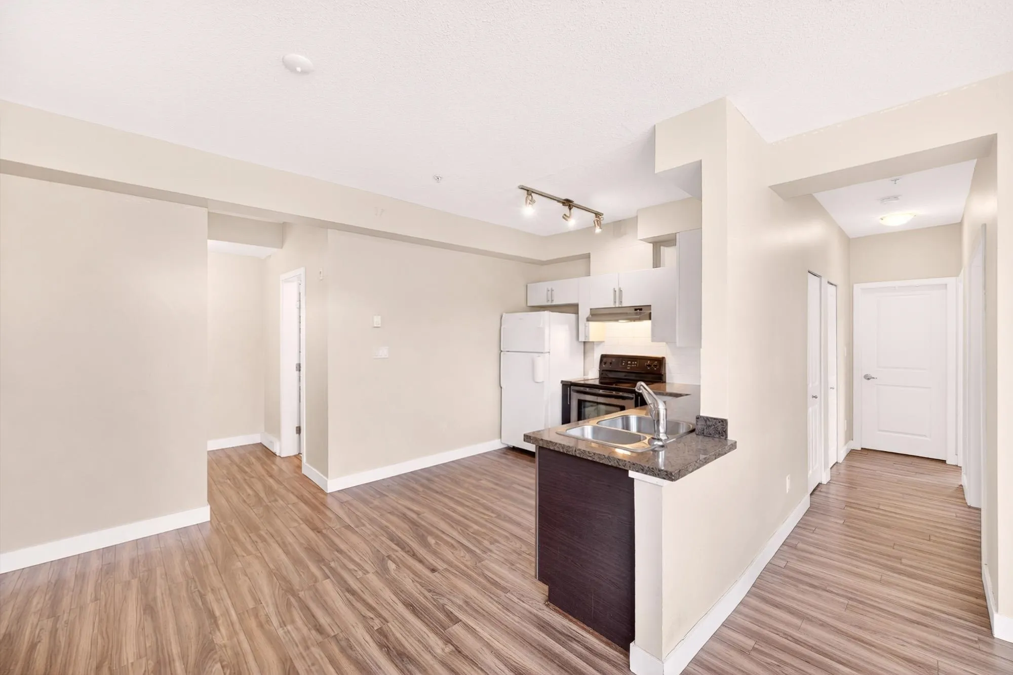 5692 Kings Road #Second bedroom