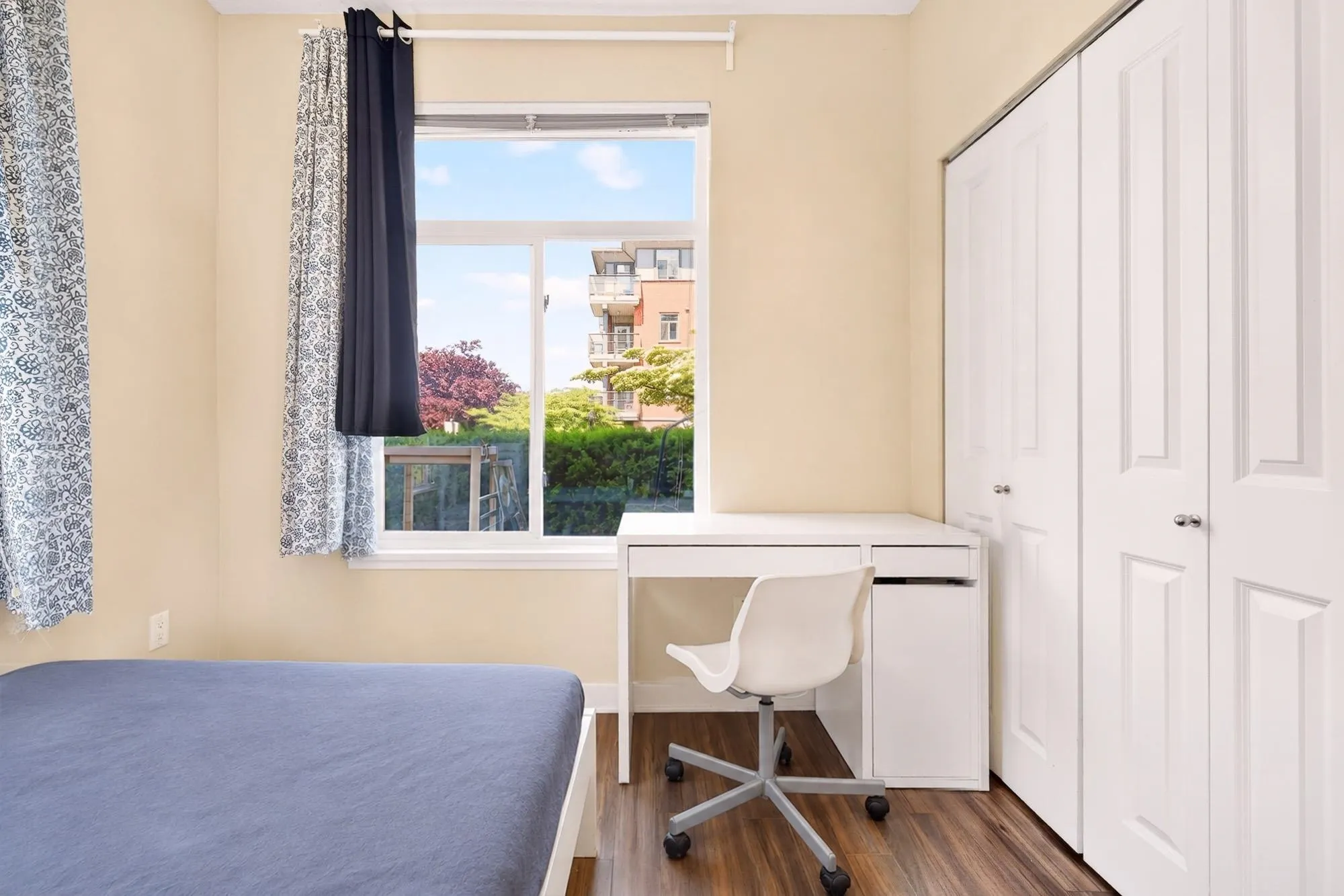 5692 Kings Road #Second bedroom
