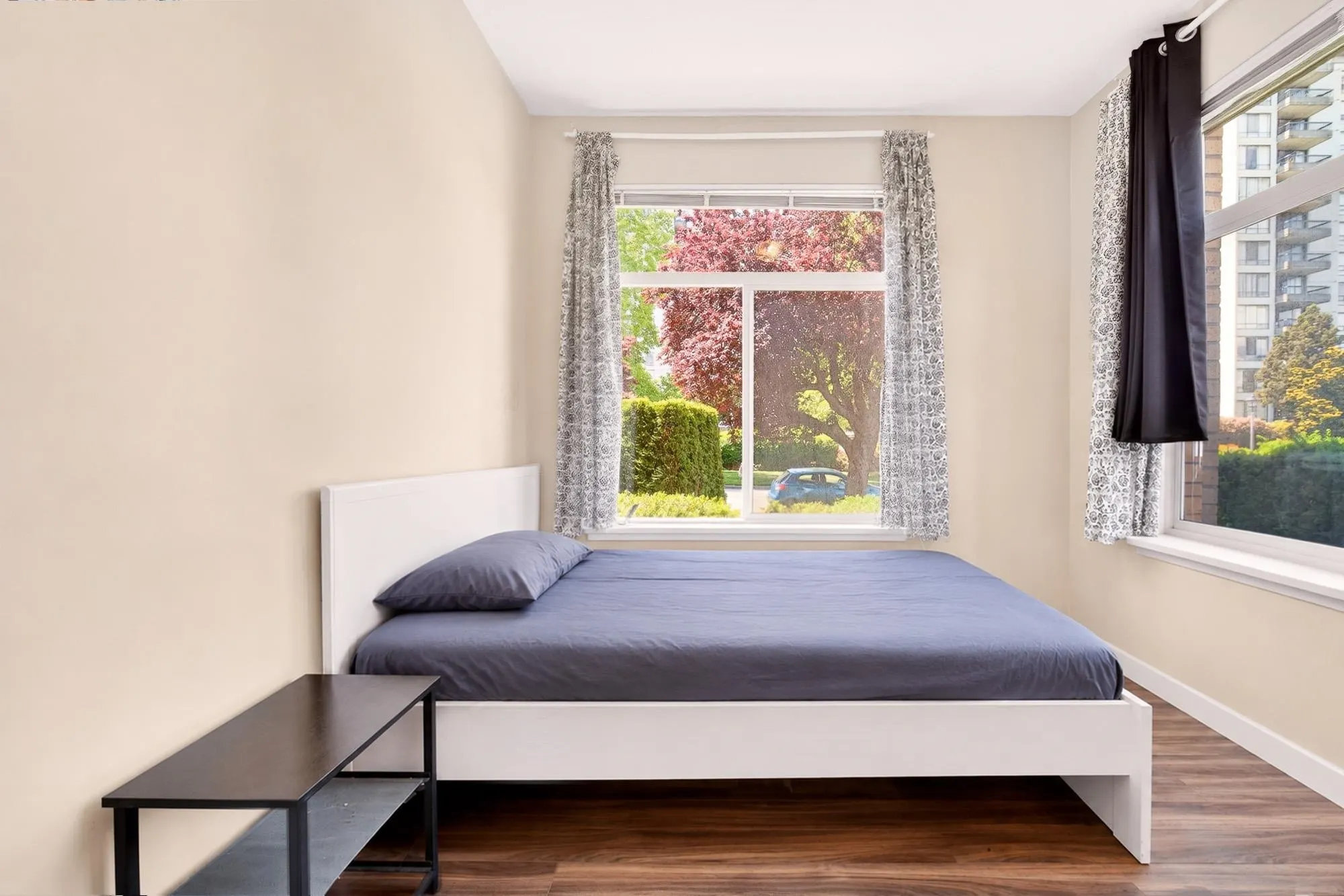 5692 Kings Road #Second bedroom