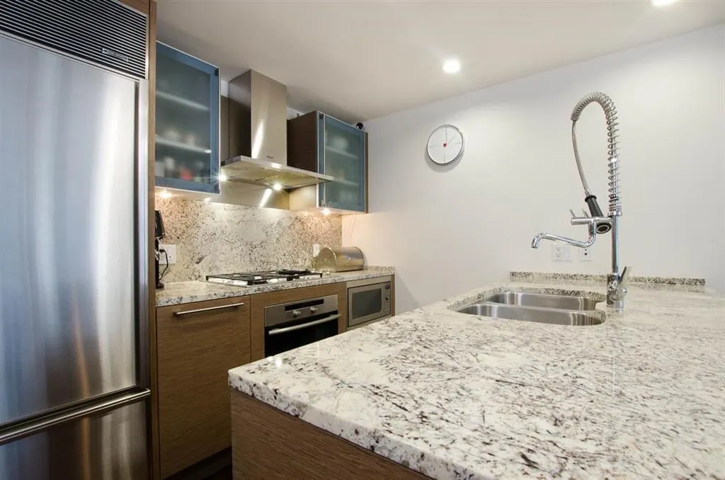 1111 Alberni Street #270X