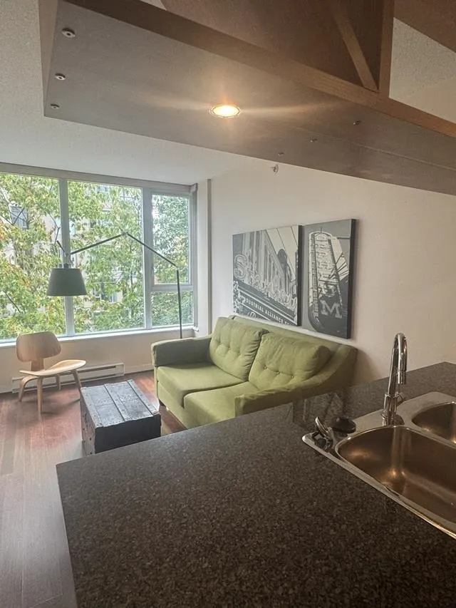1010 Richards Street #406