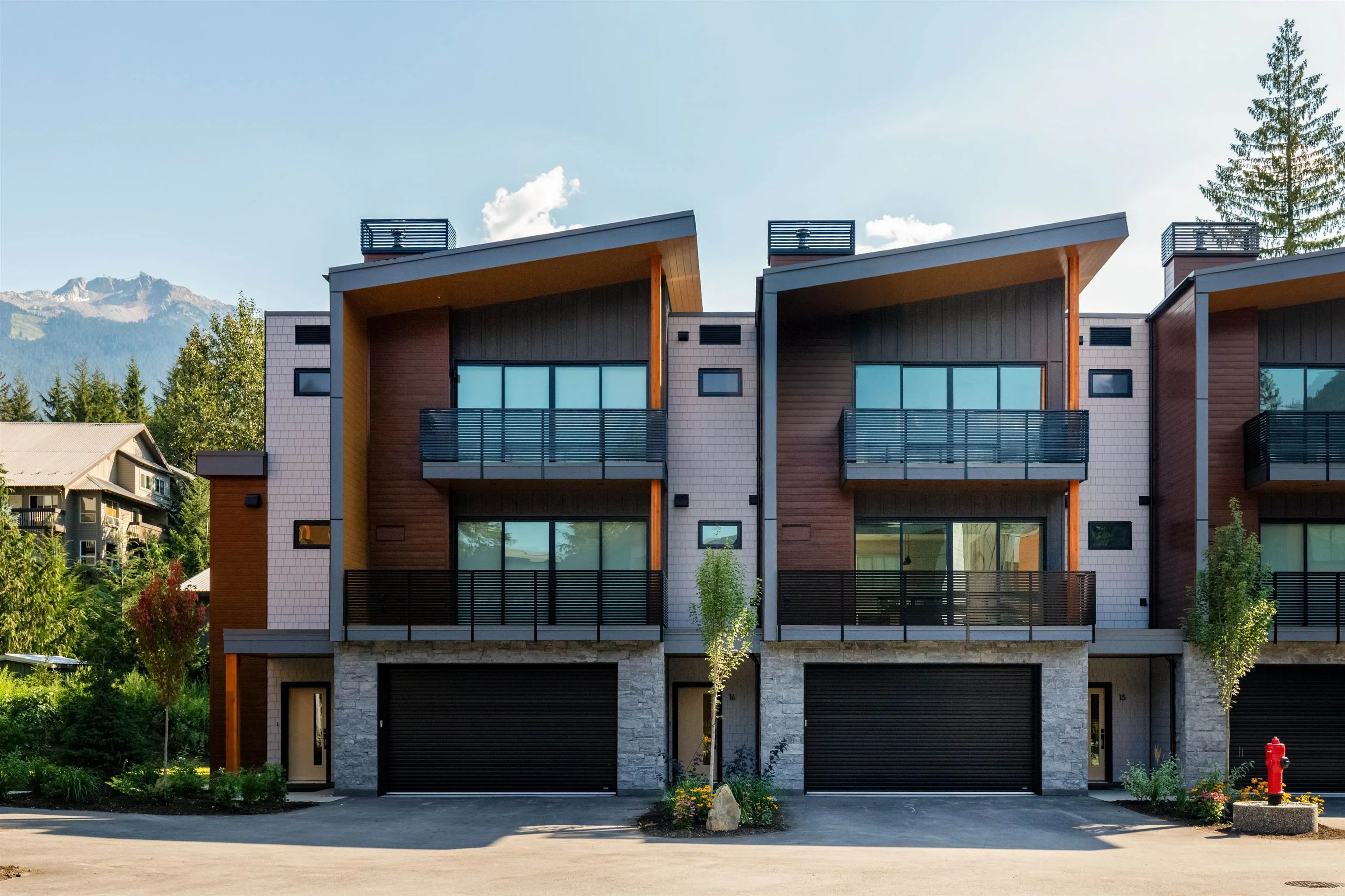 2077 Garibaldi Way #16