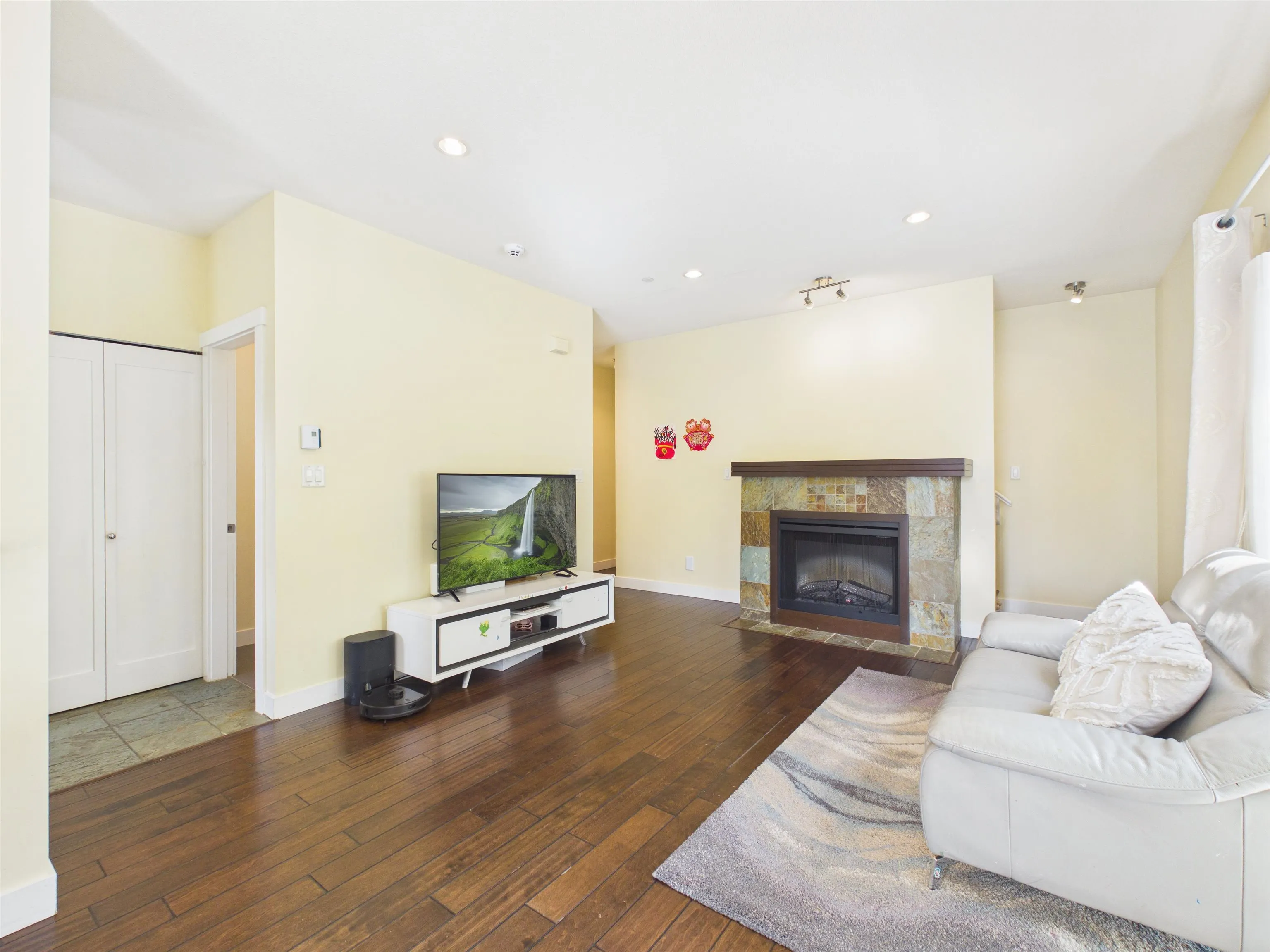 7388 Macpherson Avenue #141