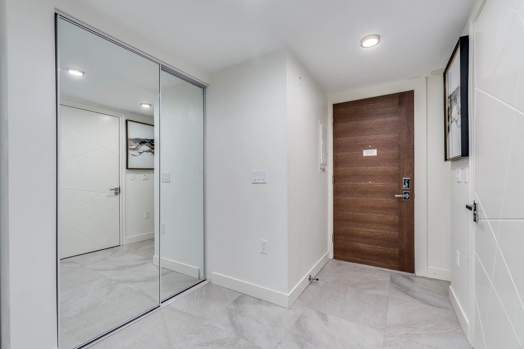 1170 Barclay Street #002