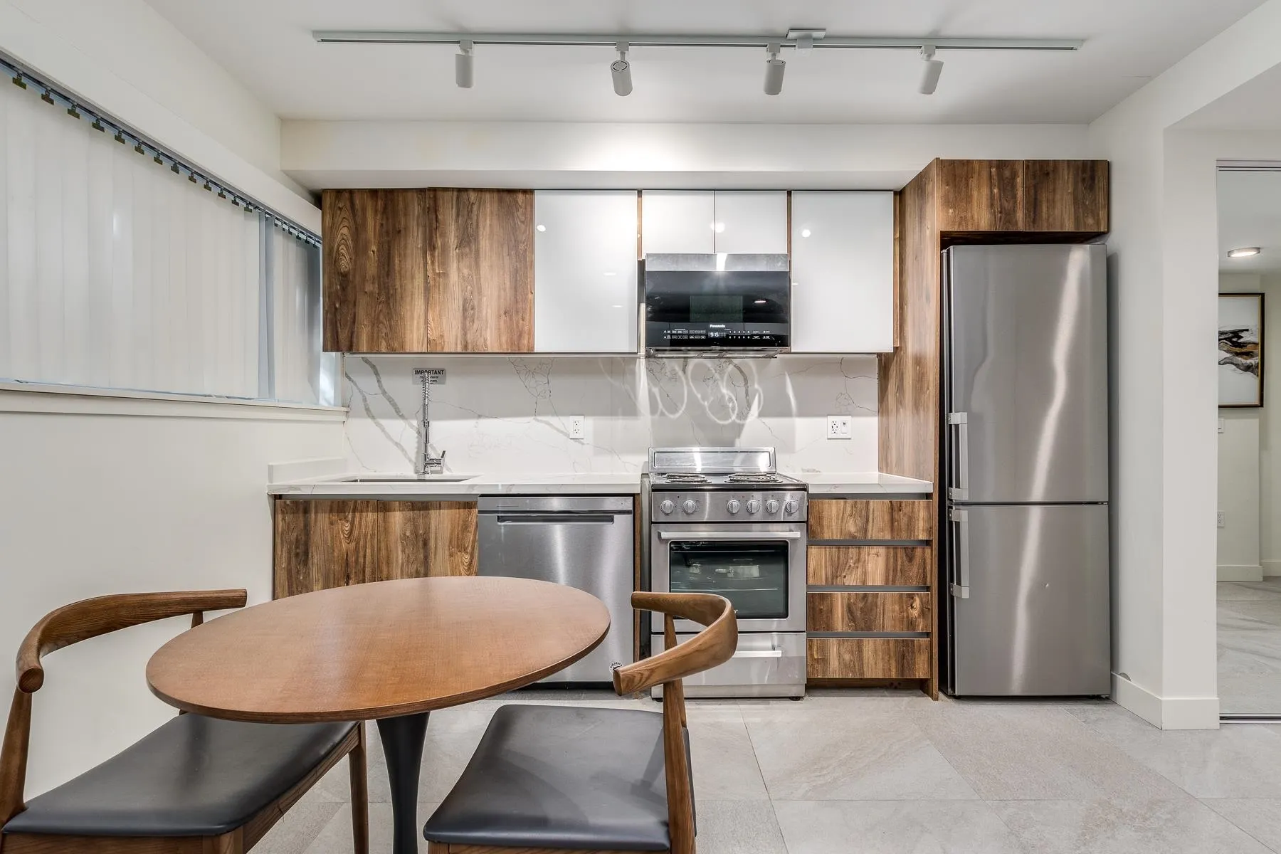 1170 Barclay Street #002