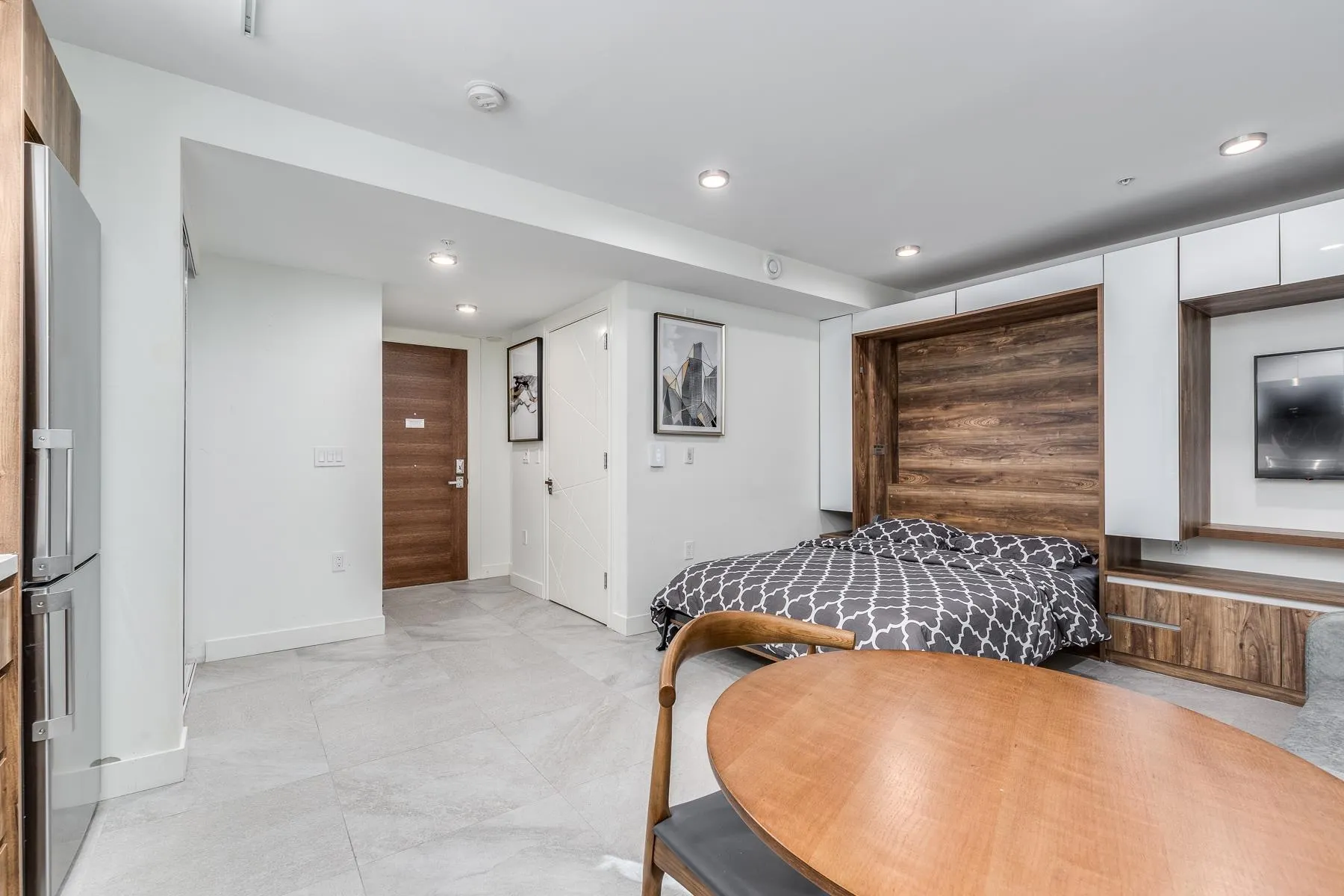 1170 Barclay Street #002