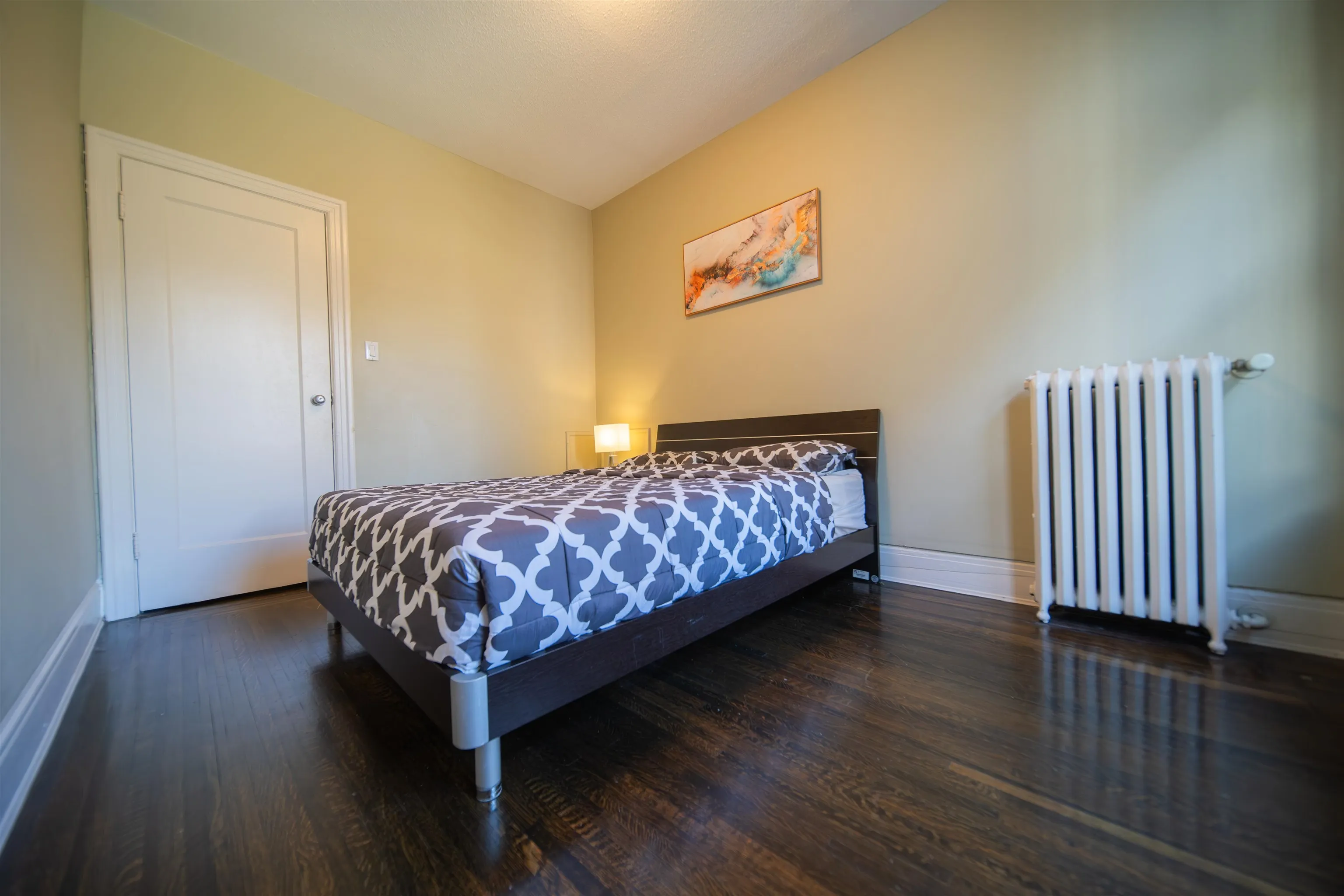 935 Jervis Street #4