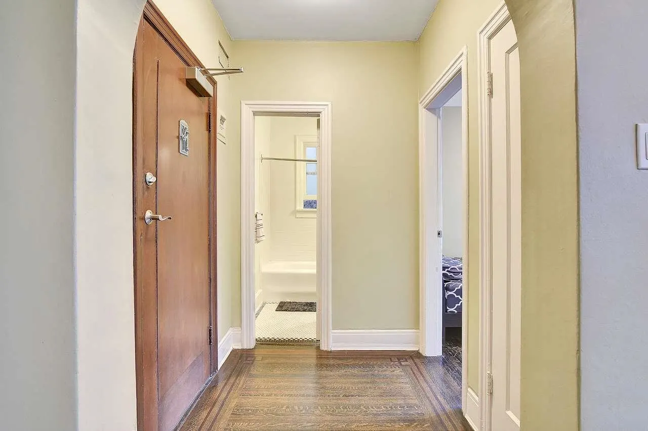 935 Jervis Street #4
