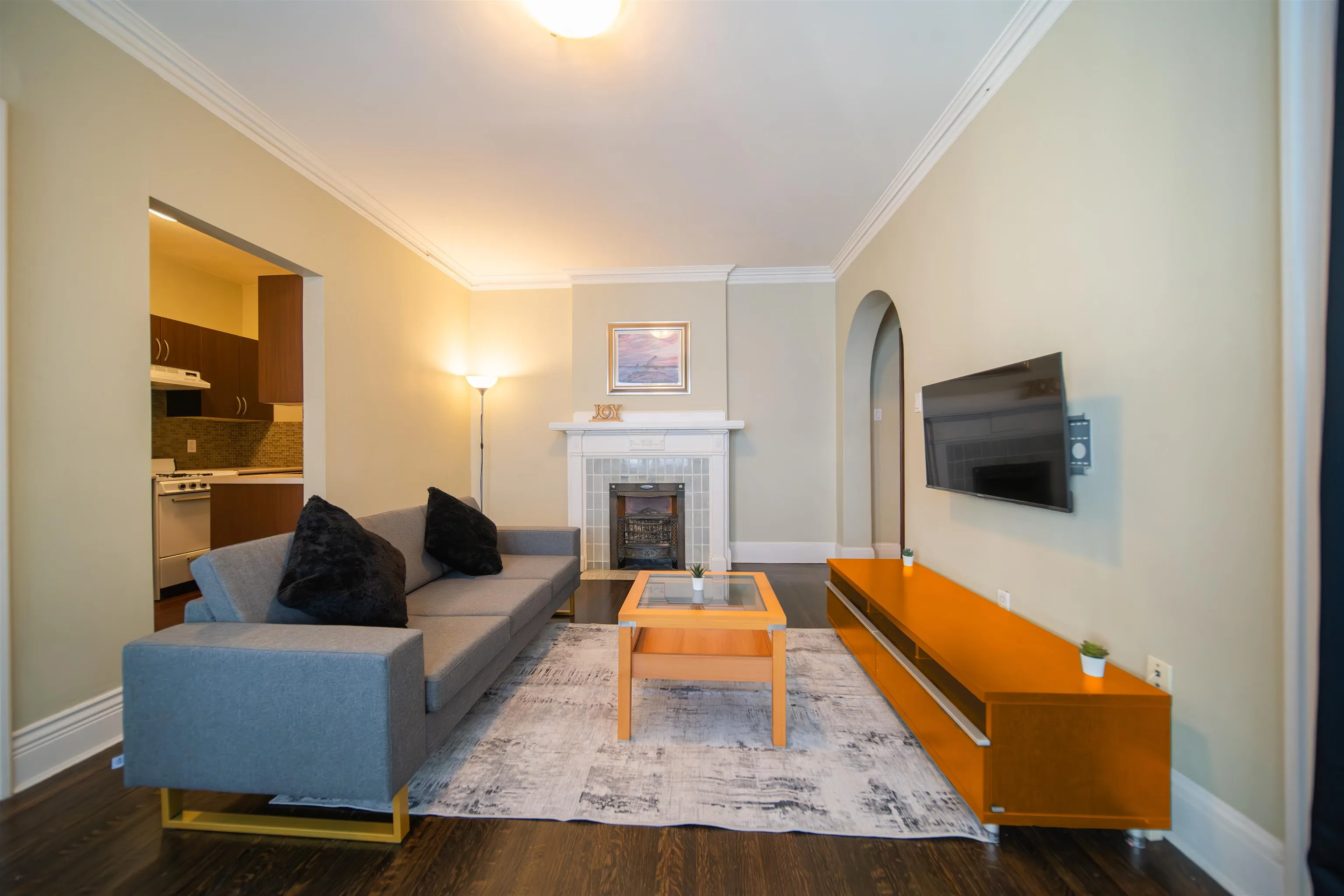 935 Jervis Street #4