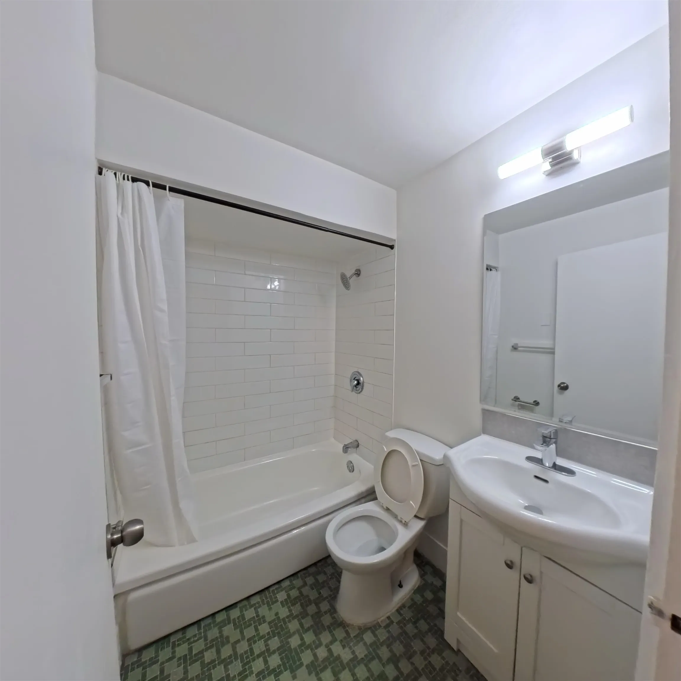 1540 Haro Street #2B