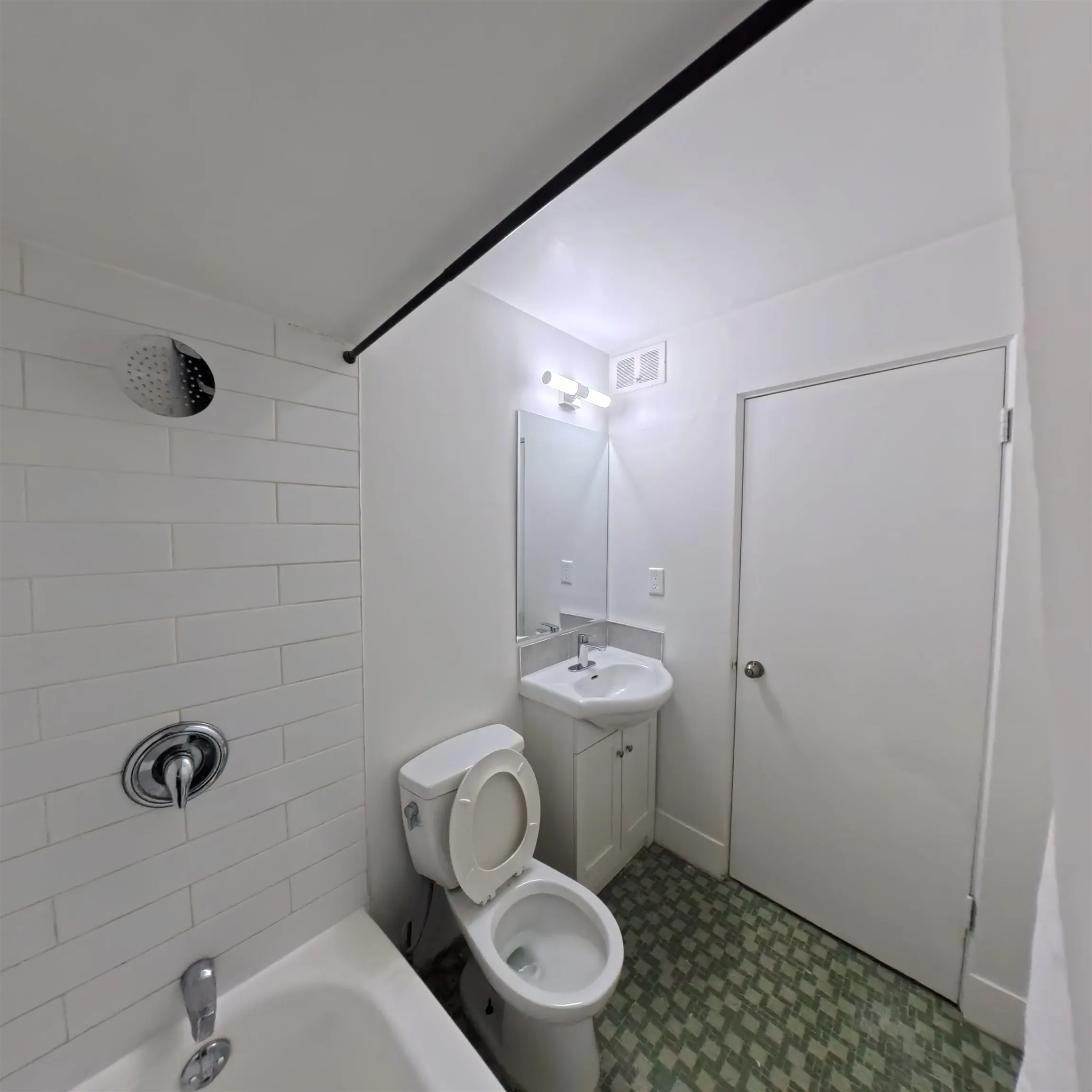 1540 Haro Street #2B