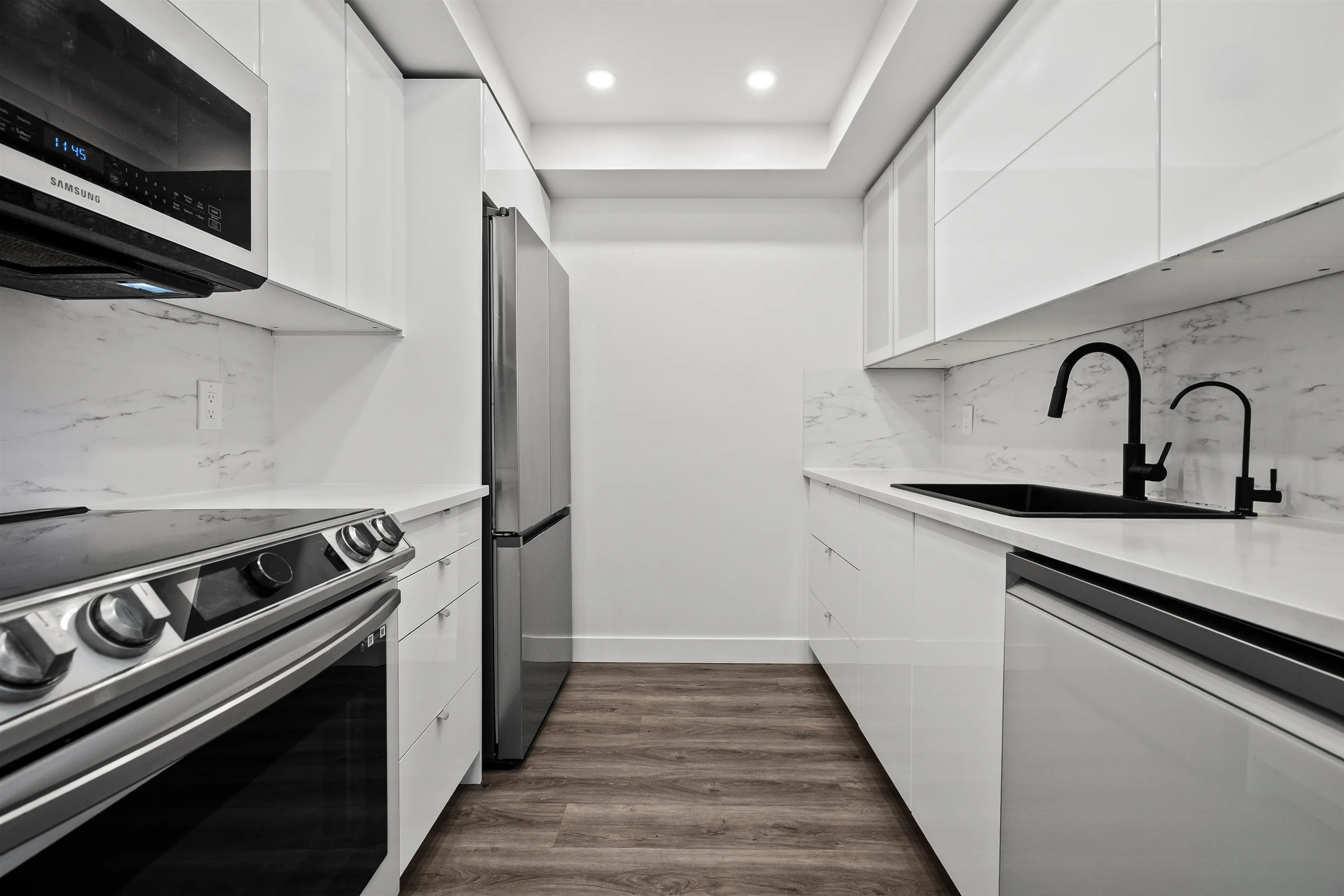 6595 Willingdon Avenue #1205