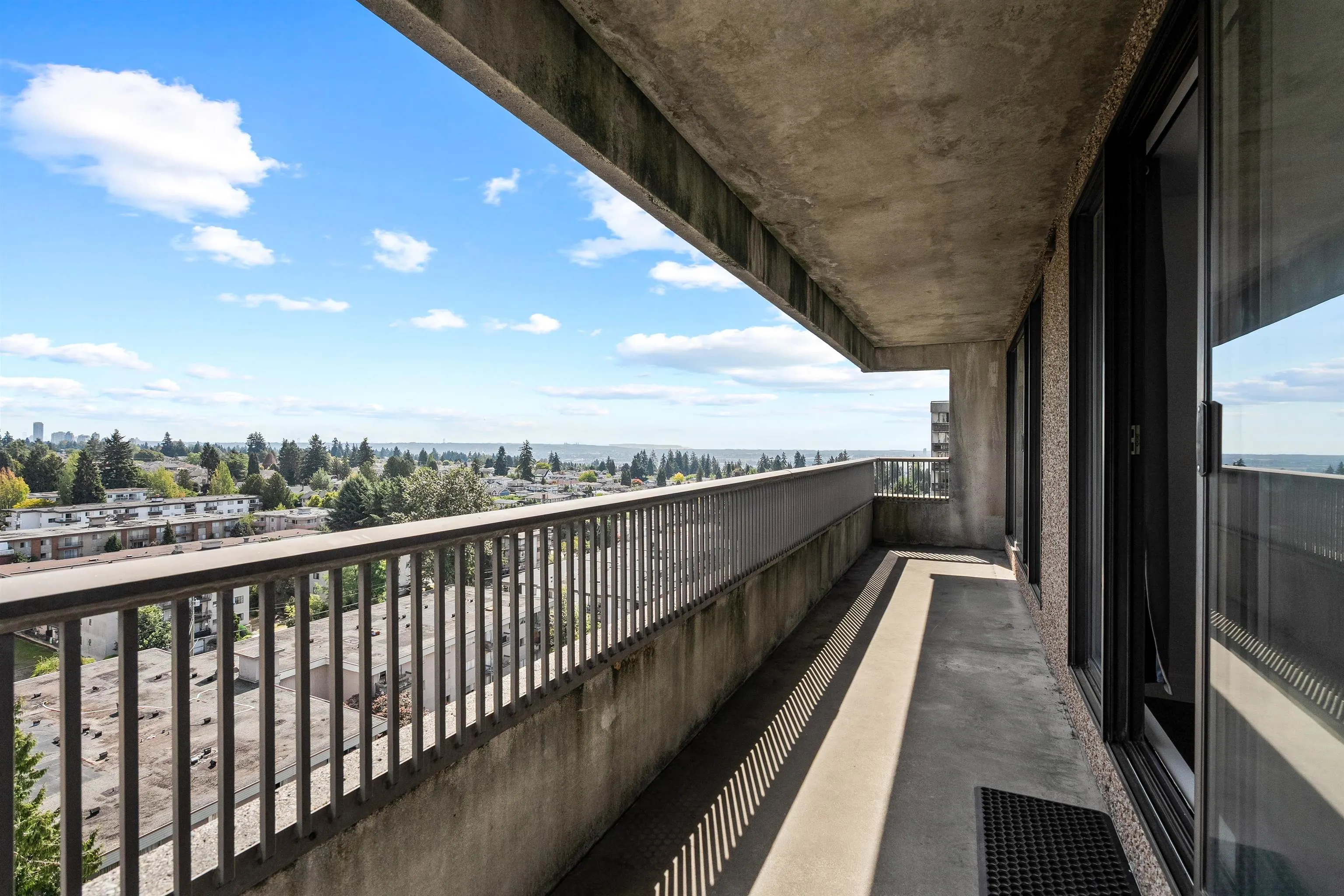 6595 Willingdon Avenue #1205