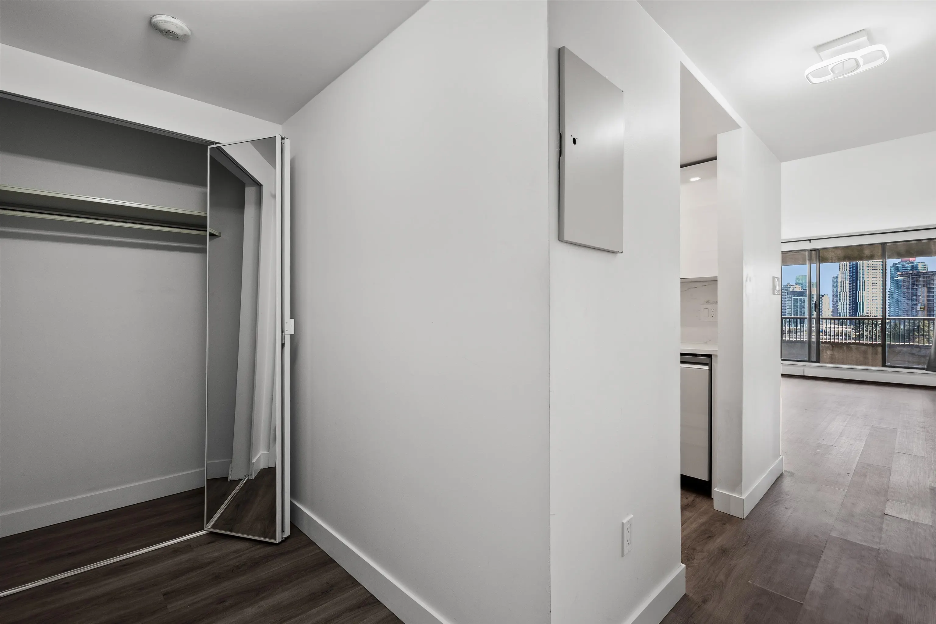 6595 Willingdon Avenue #1205
