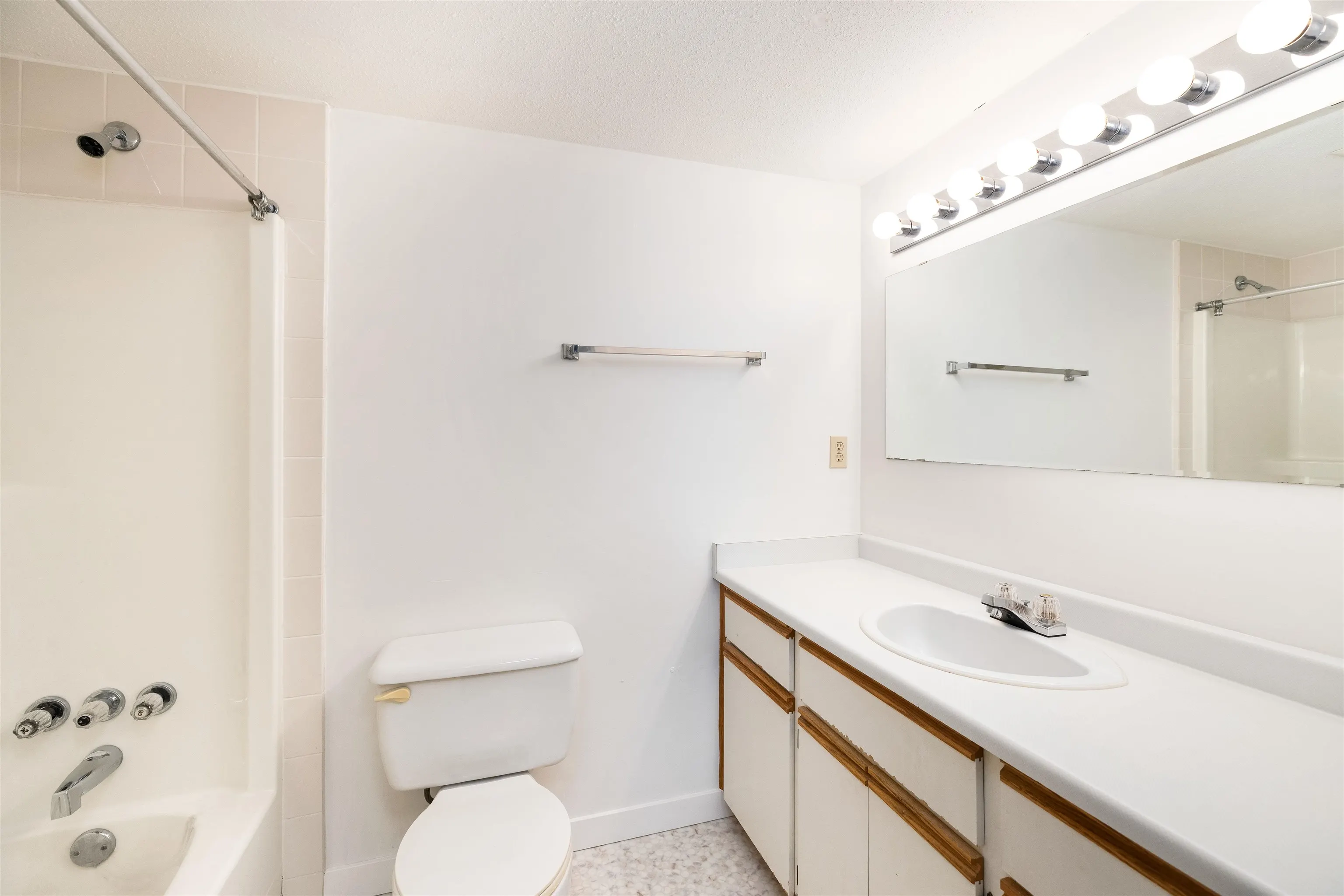 3088 Flint Street #105