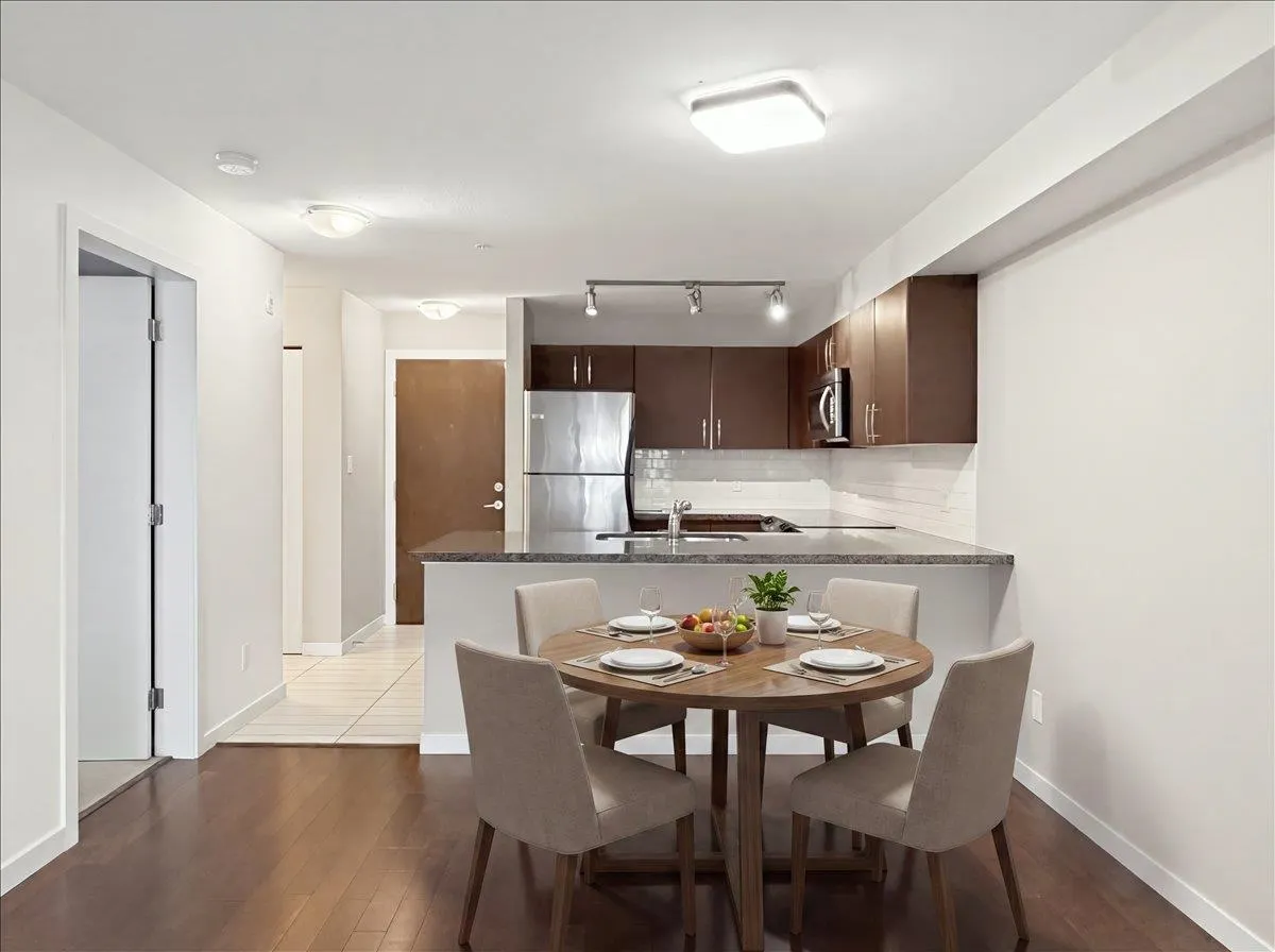 7337 Macpherson Avenue #209