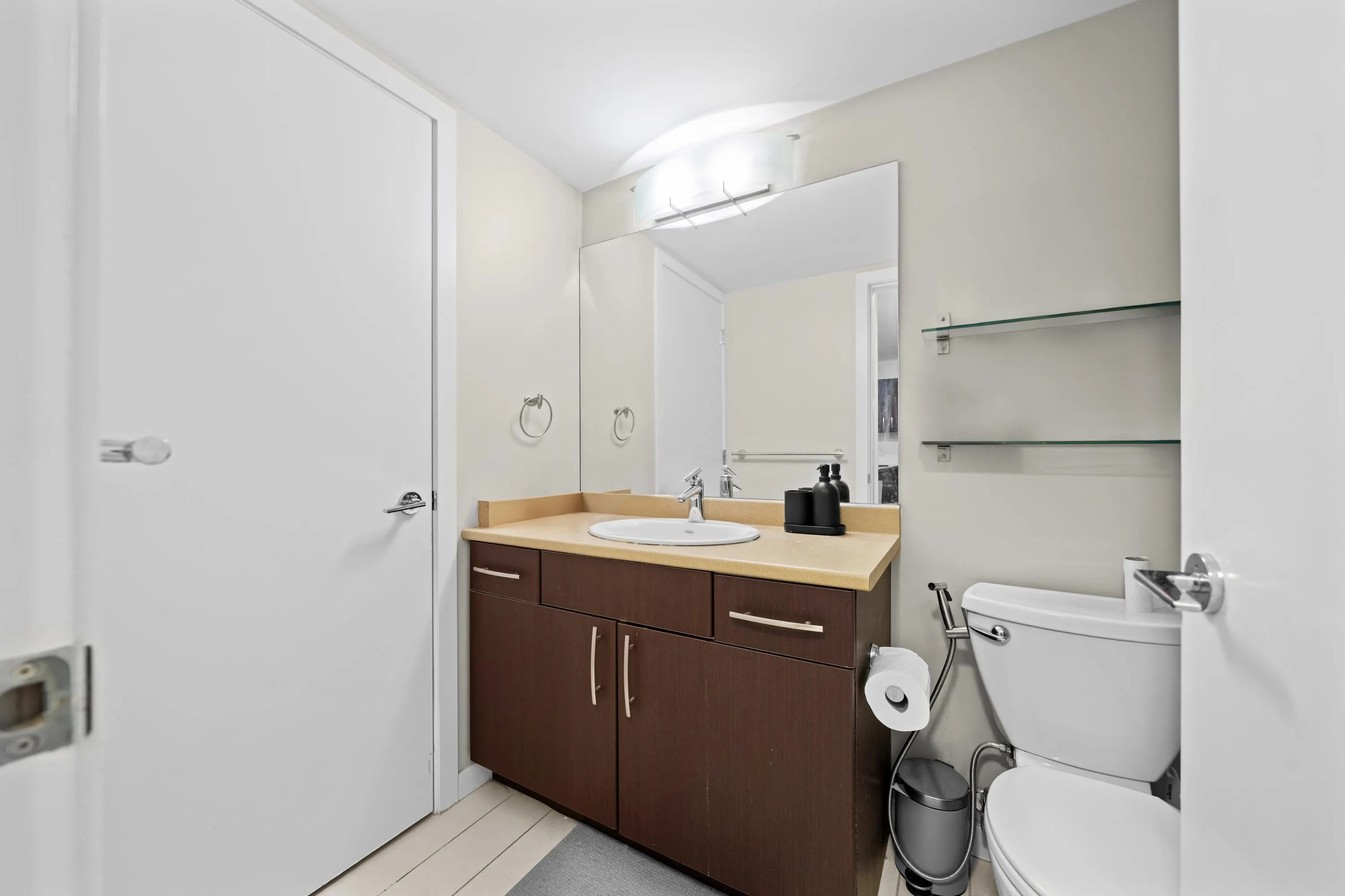 7337 Macpherson Avenue #209