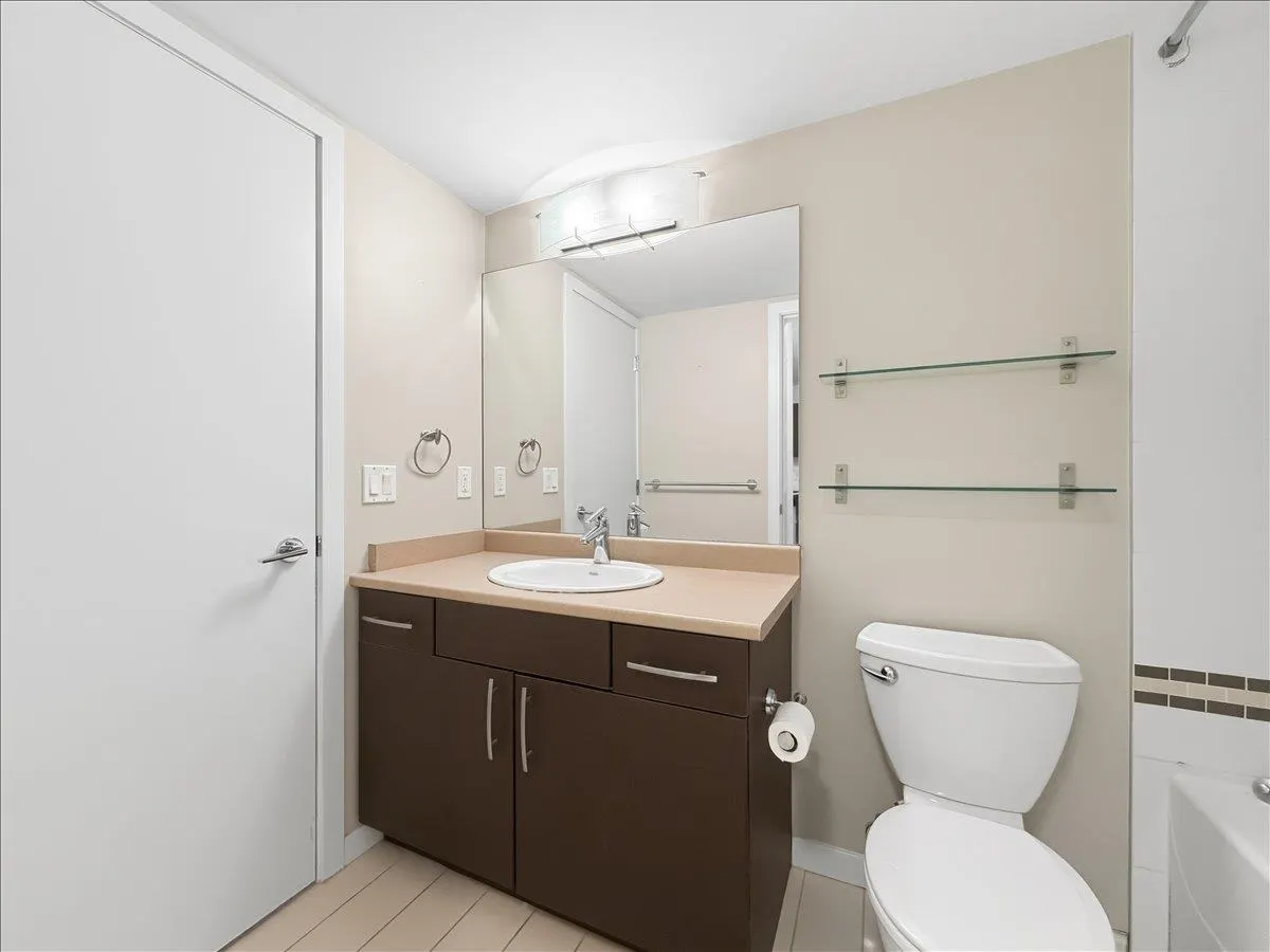 7337 Macpherson Avenue #209